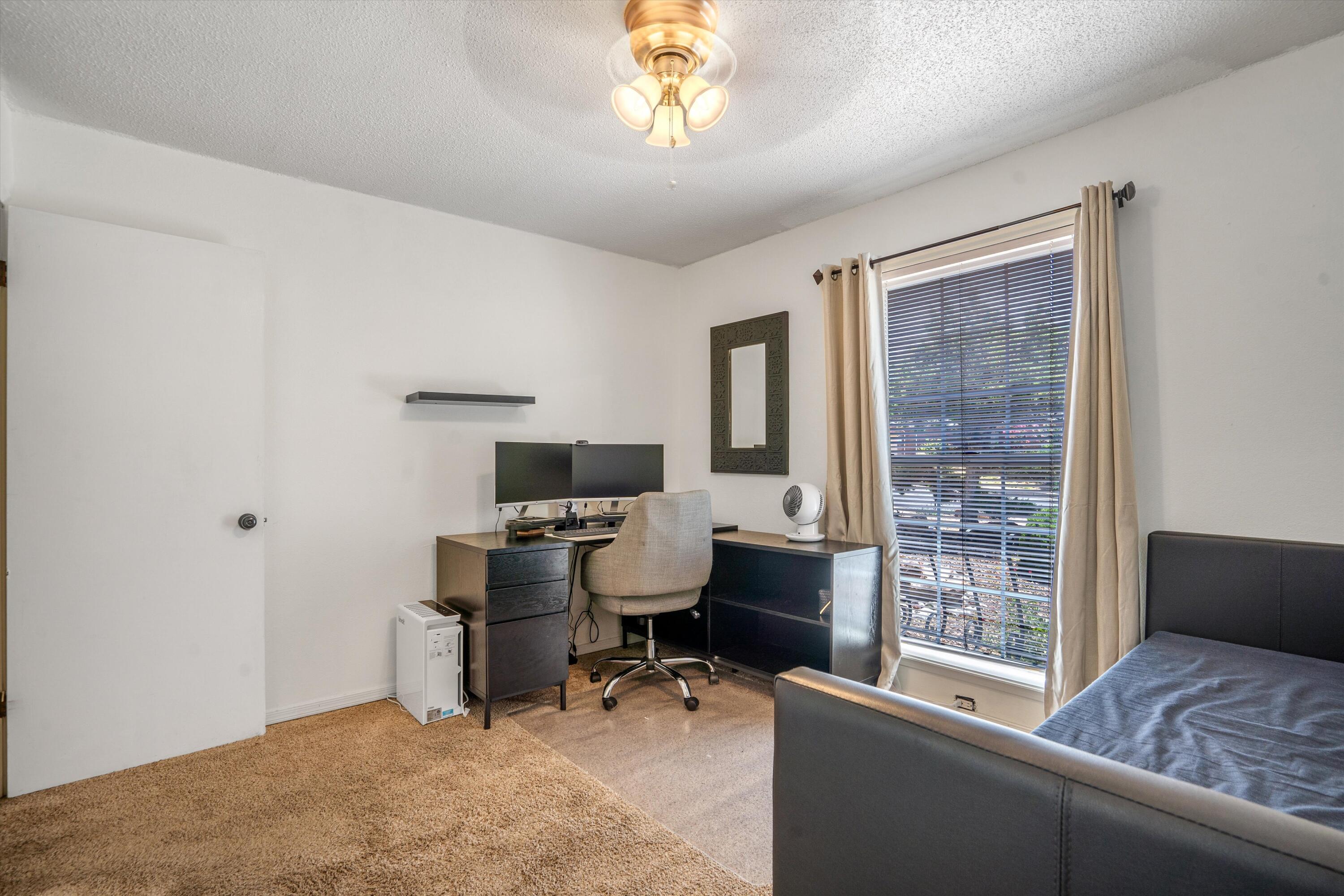 12105 Glen Canyon Road NE