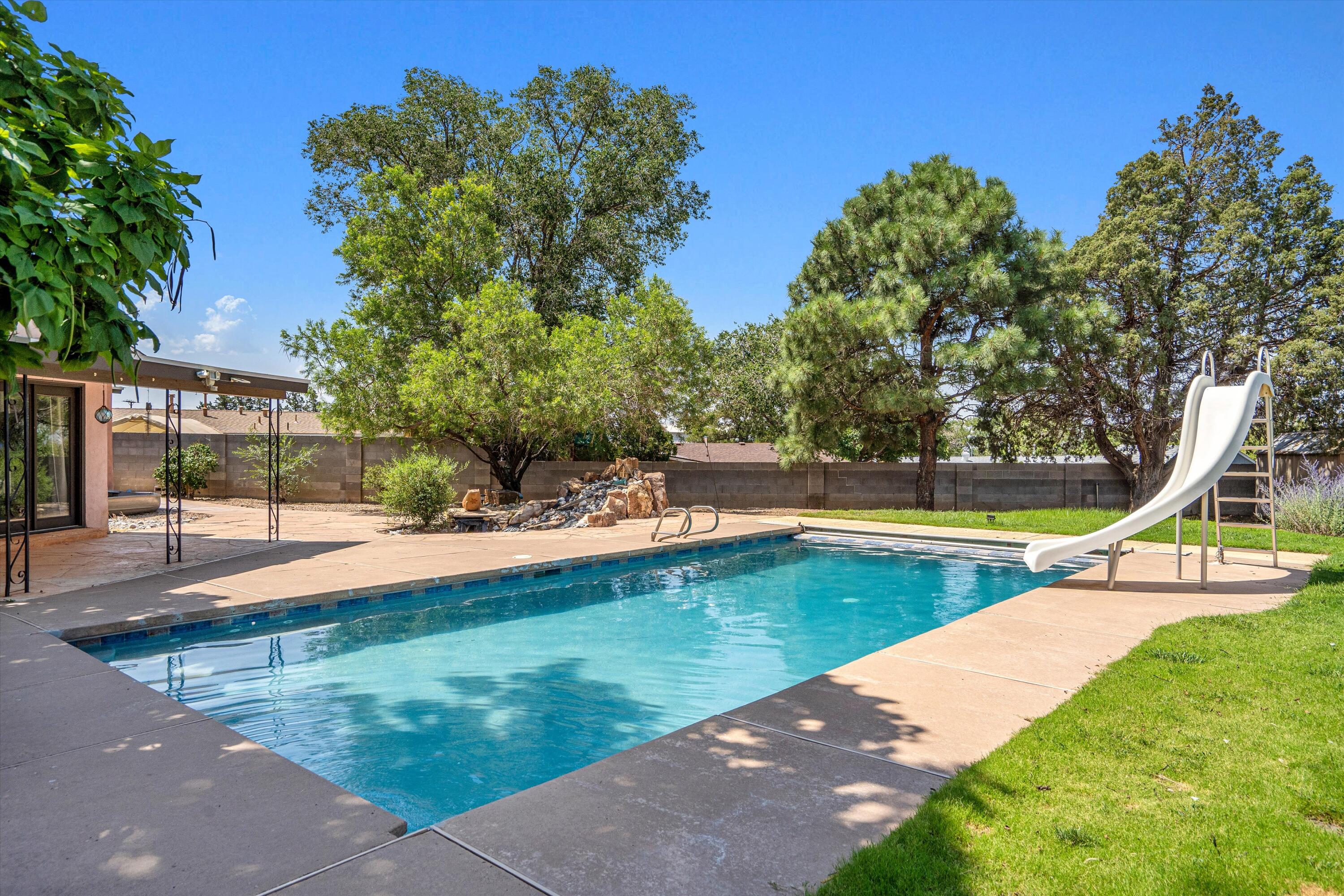 12105 Glen Canyon Road NE