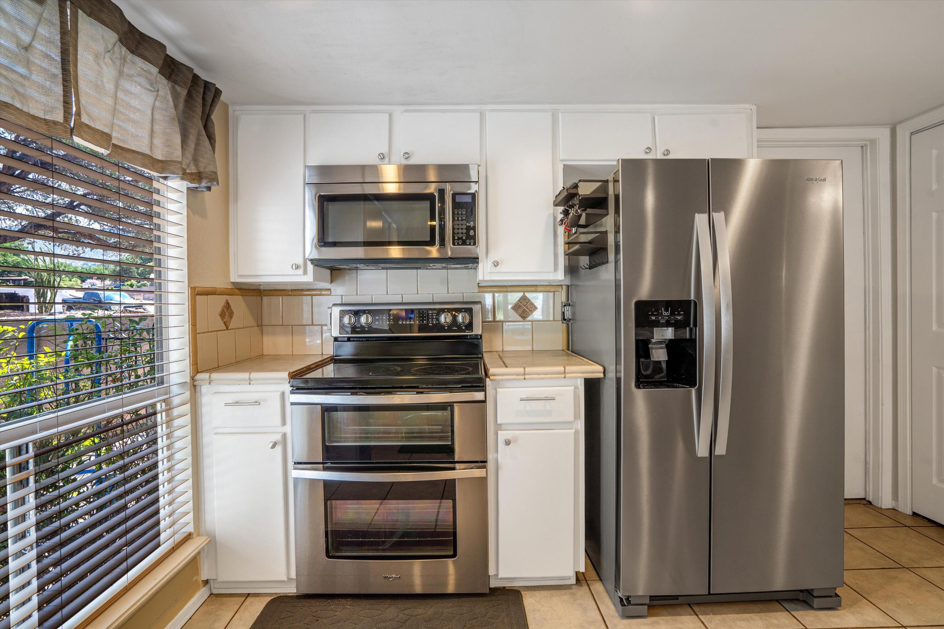 12105 Glen Canyon Road NE