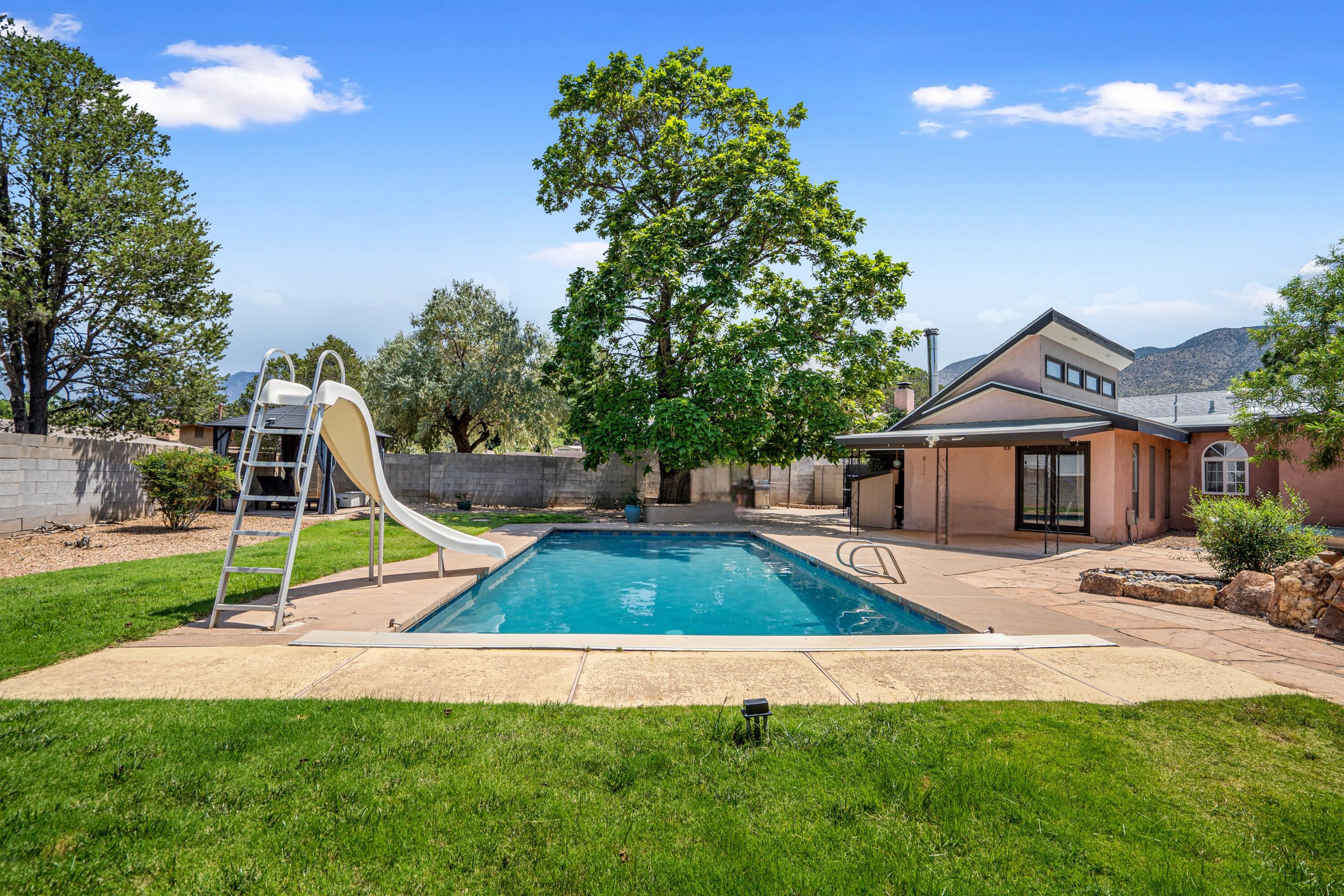 12105 Glen Canyon Road NE