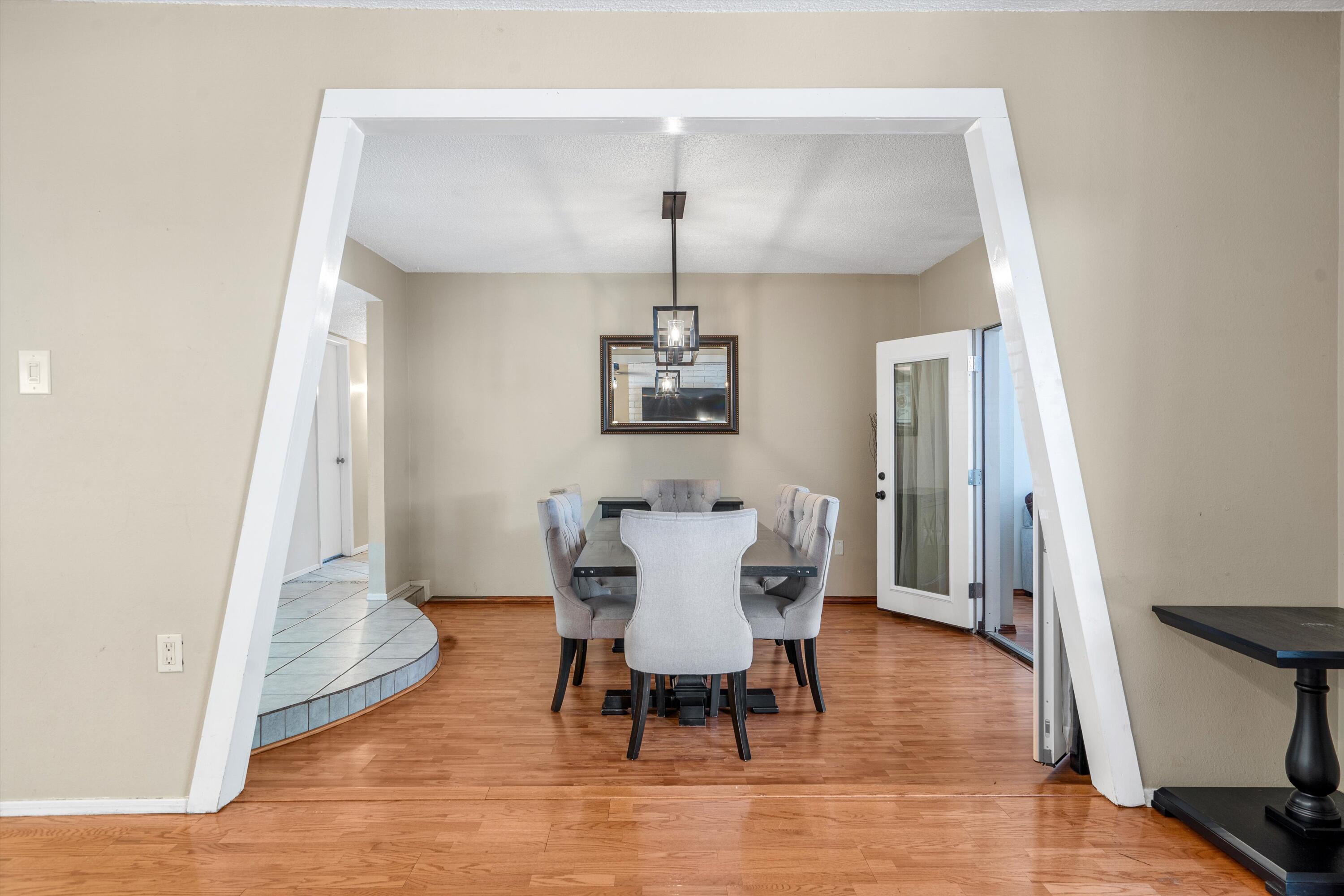 12105 Glen Canyon Road NE