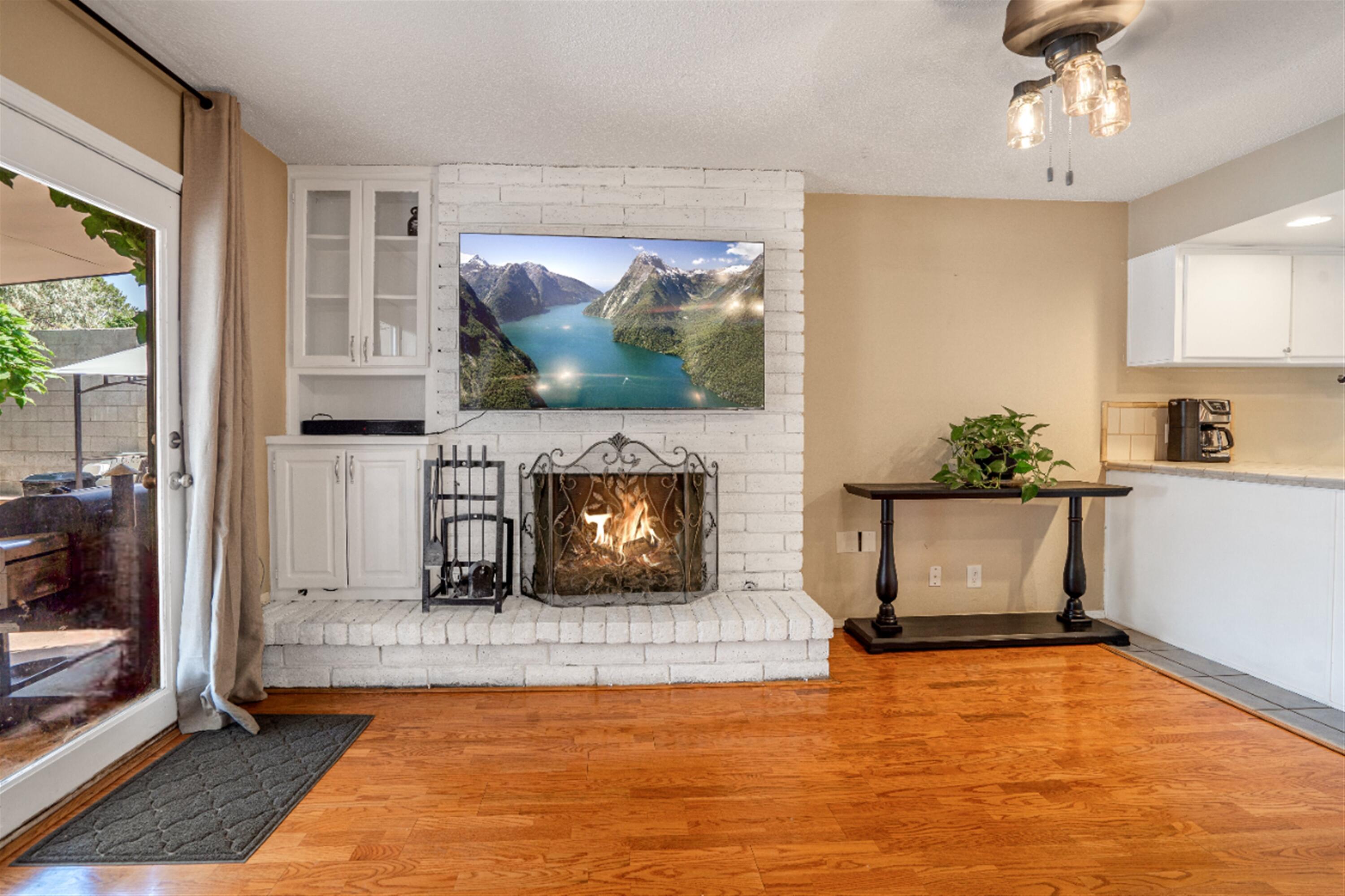 12105 Glen Canyon Road NE