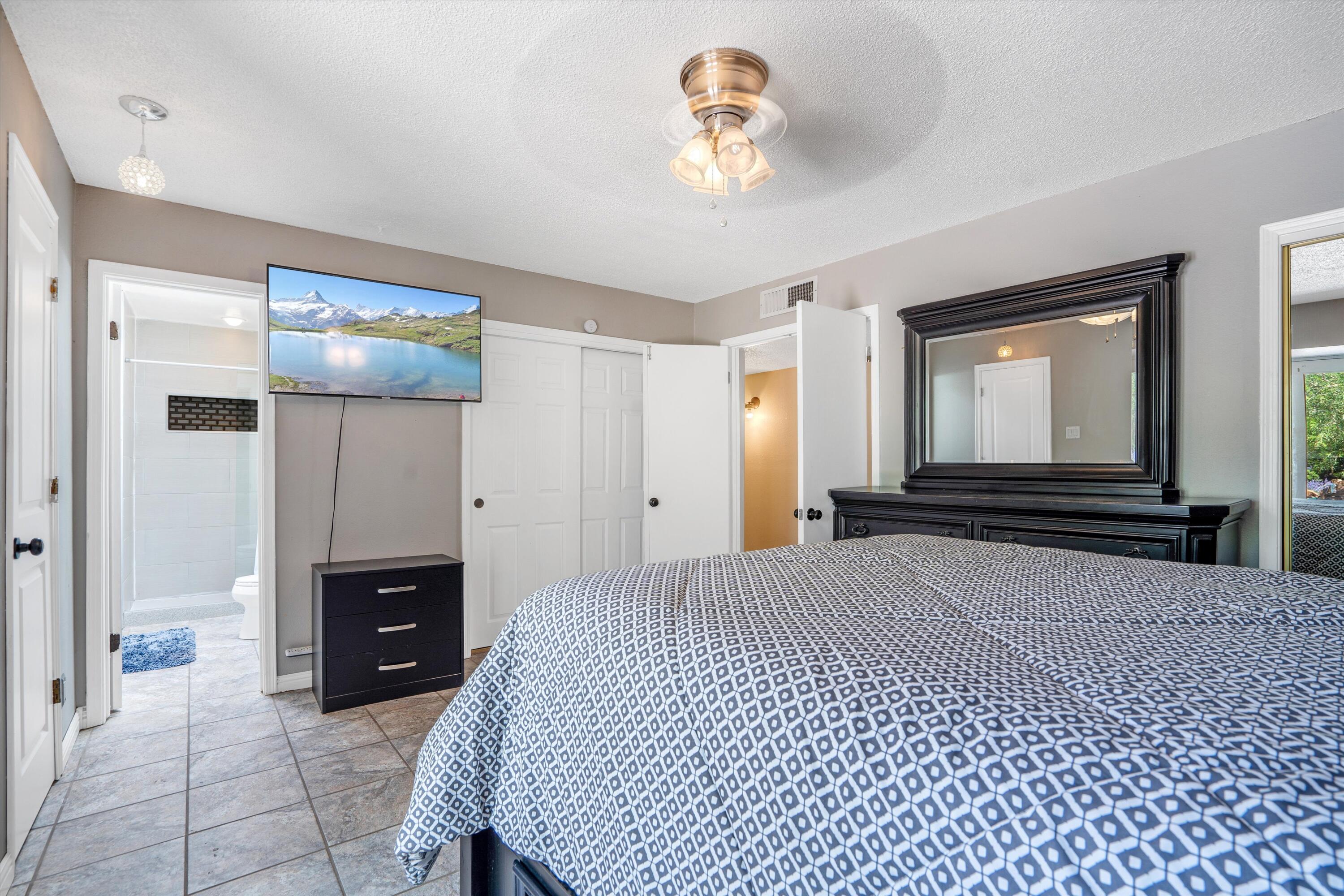 12105 Glen Canyon Road NE