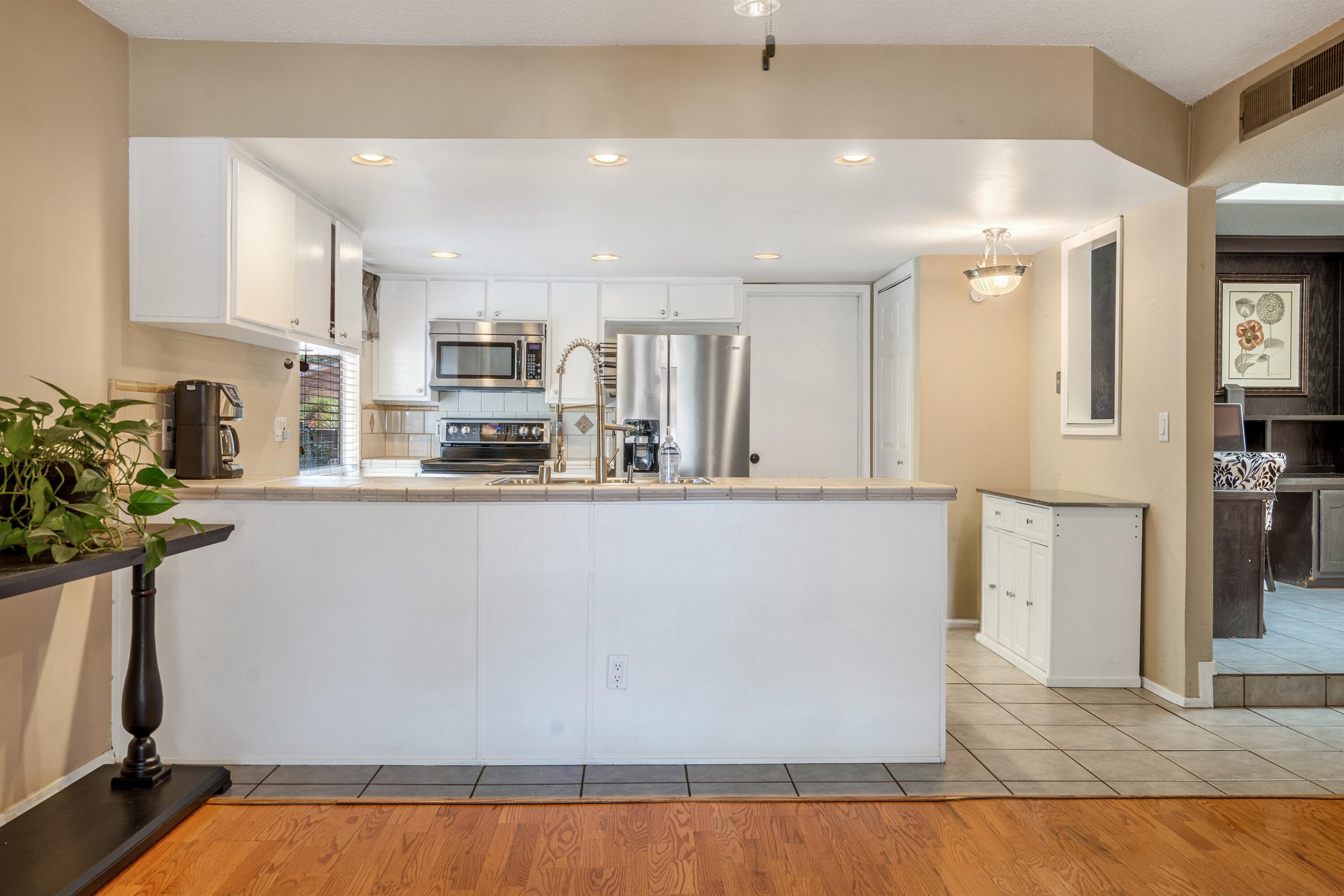 12105 Glen Canyon Road NE