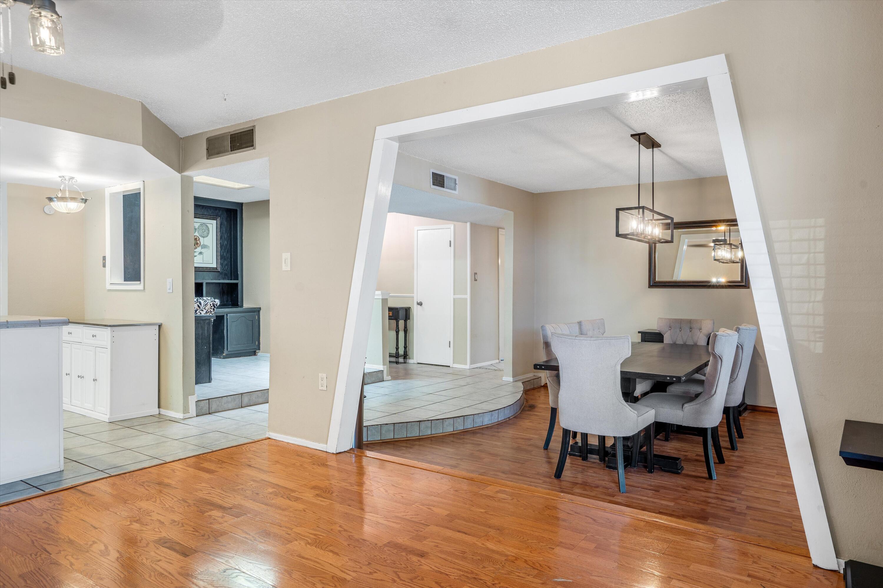 12105 Glen Canyon Road NE