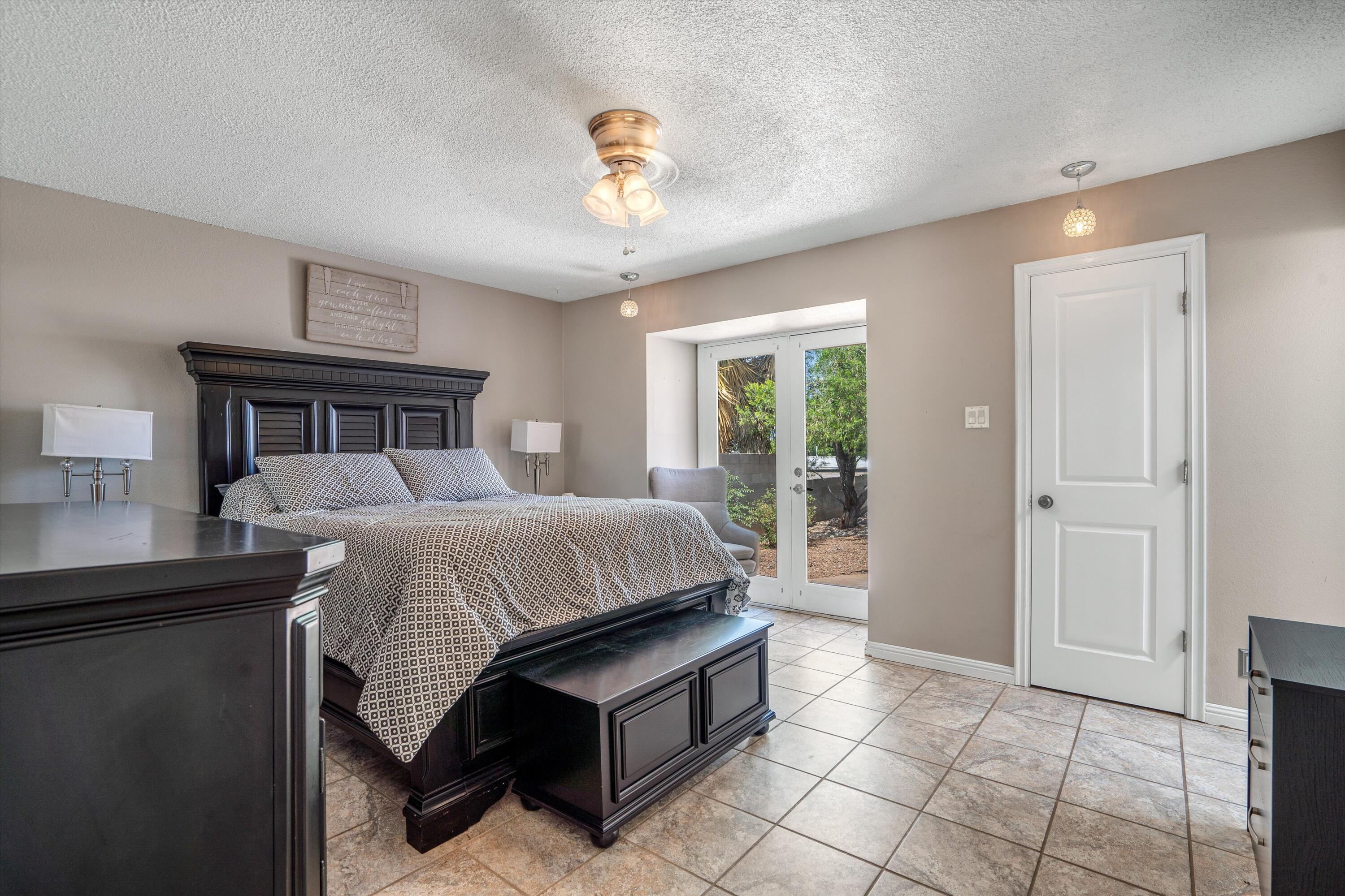 12105 Glen Canyon Road NE