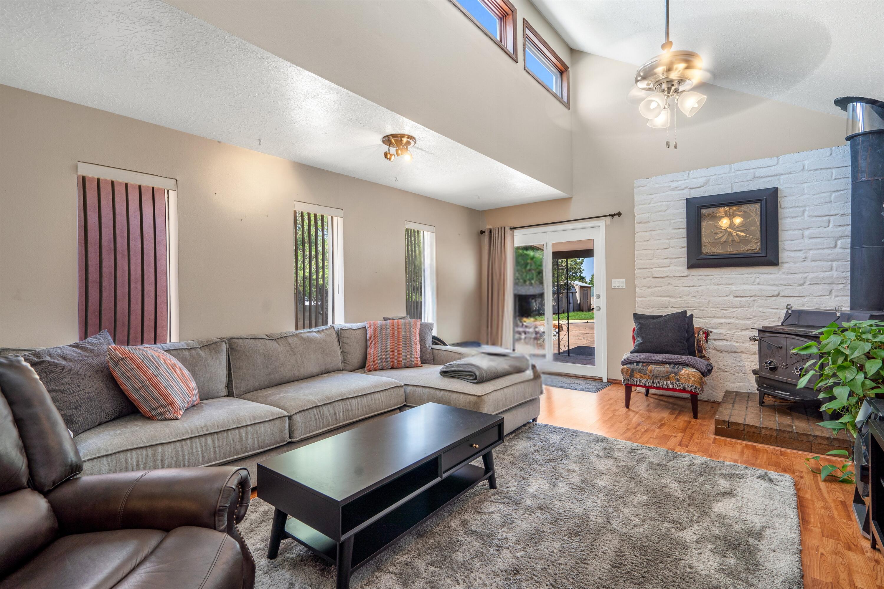 12105 Glen Canyon Road NE