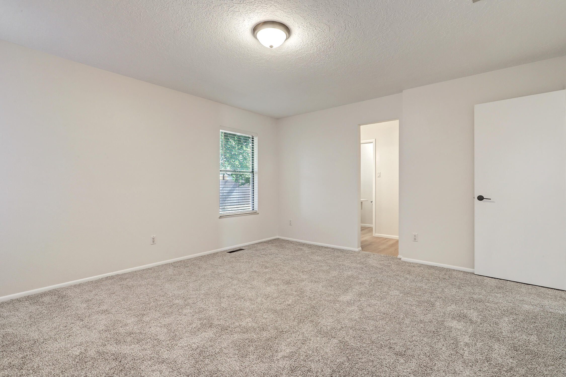 9601 Admiral Dewey Avenue NE