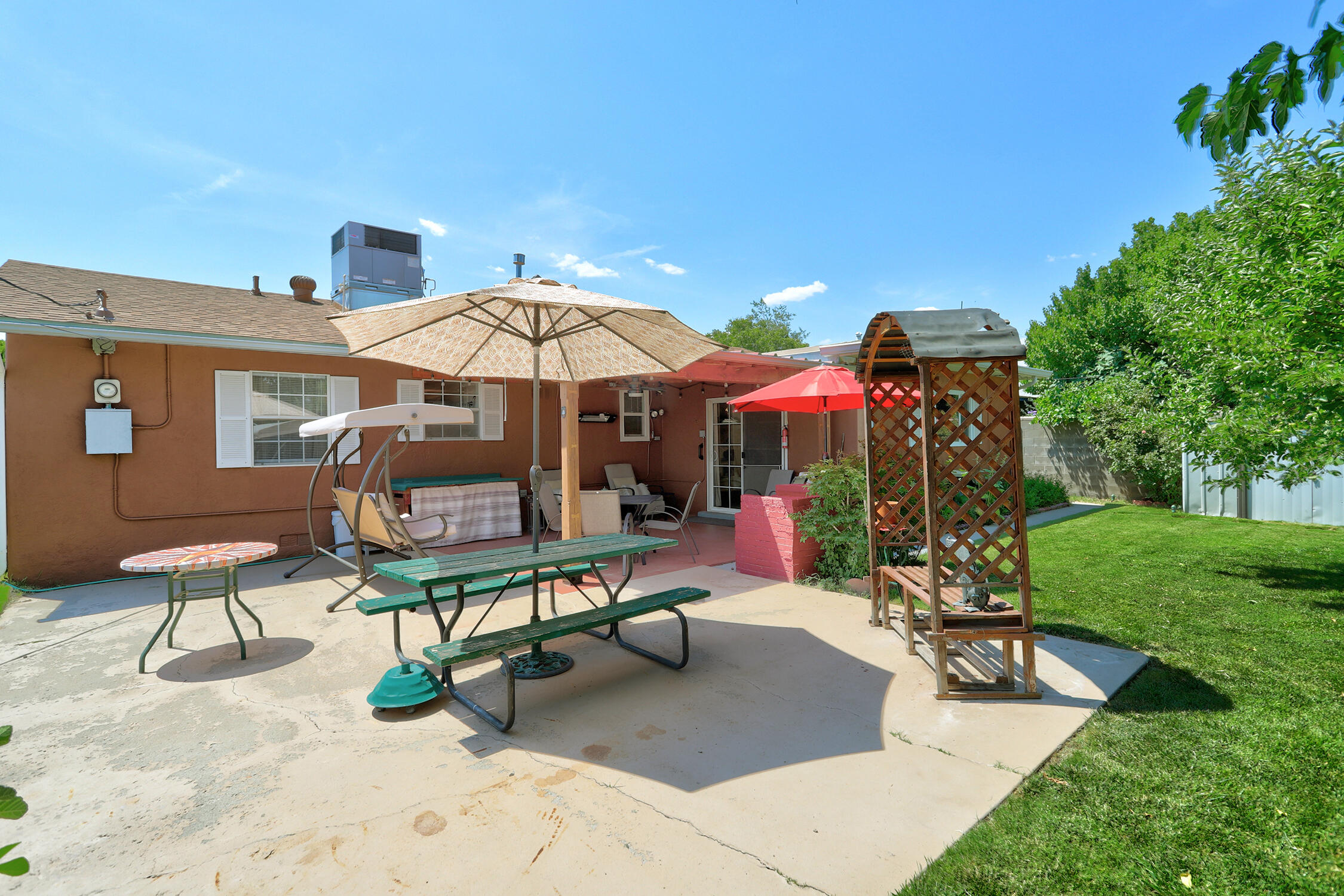 2708 18th Street NW