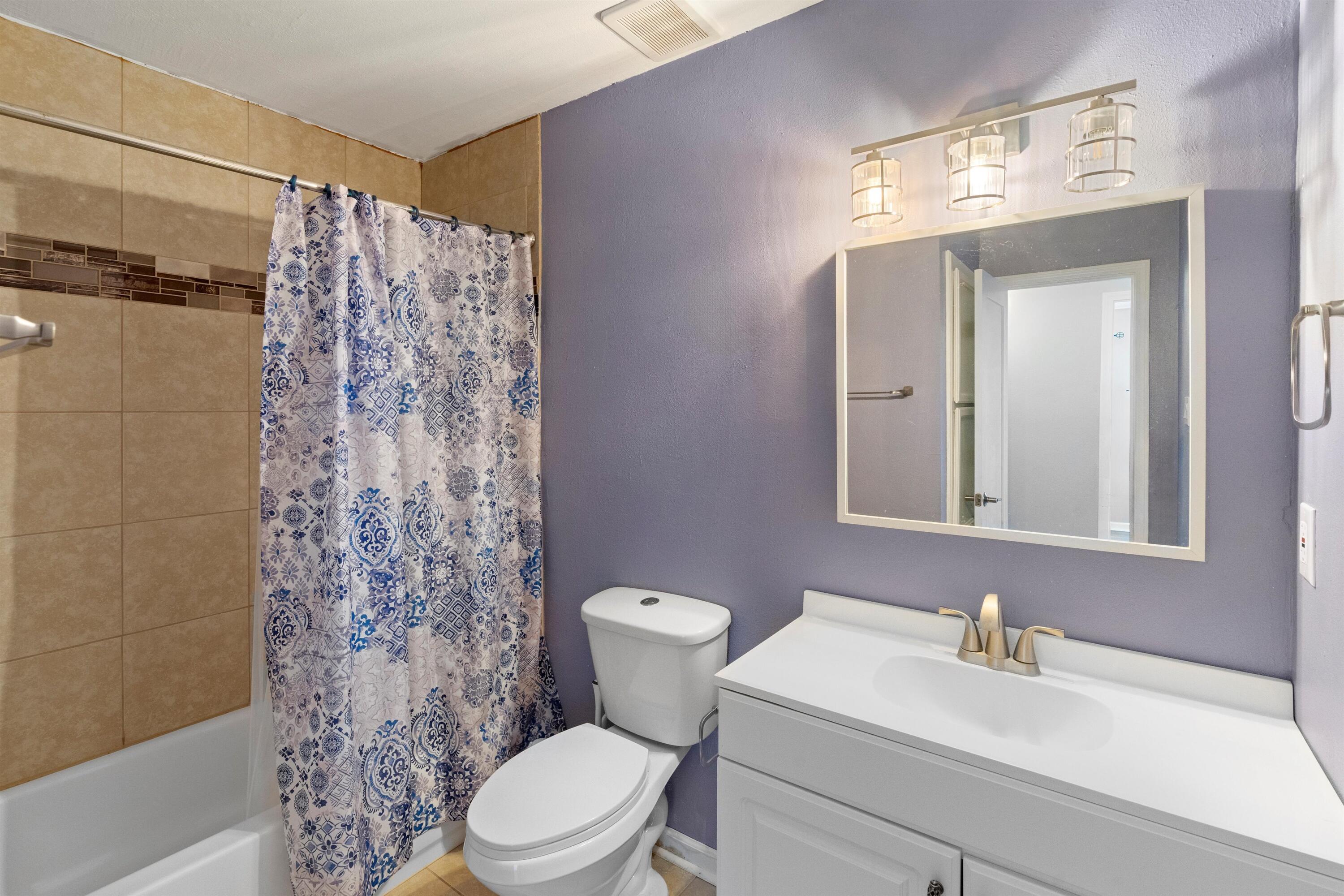 3723 Valerie Place NE