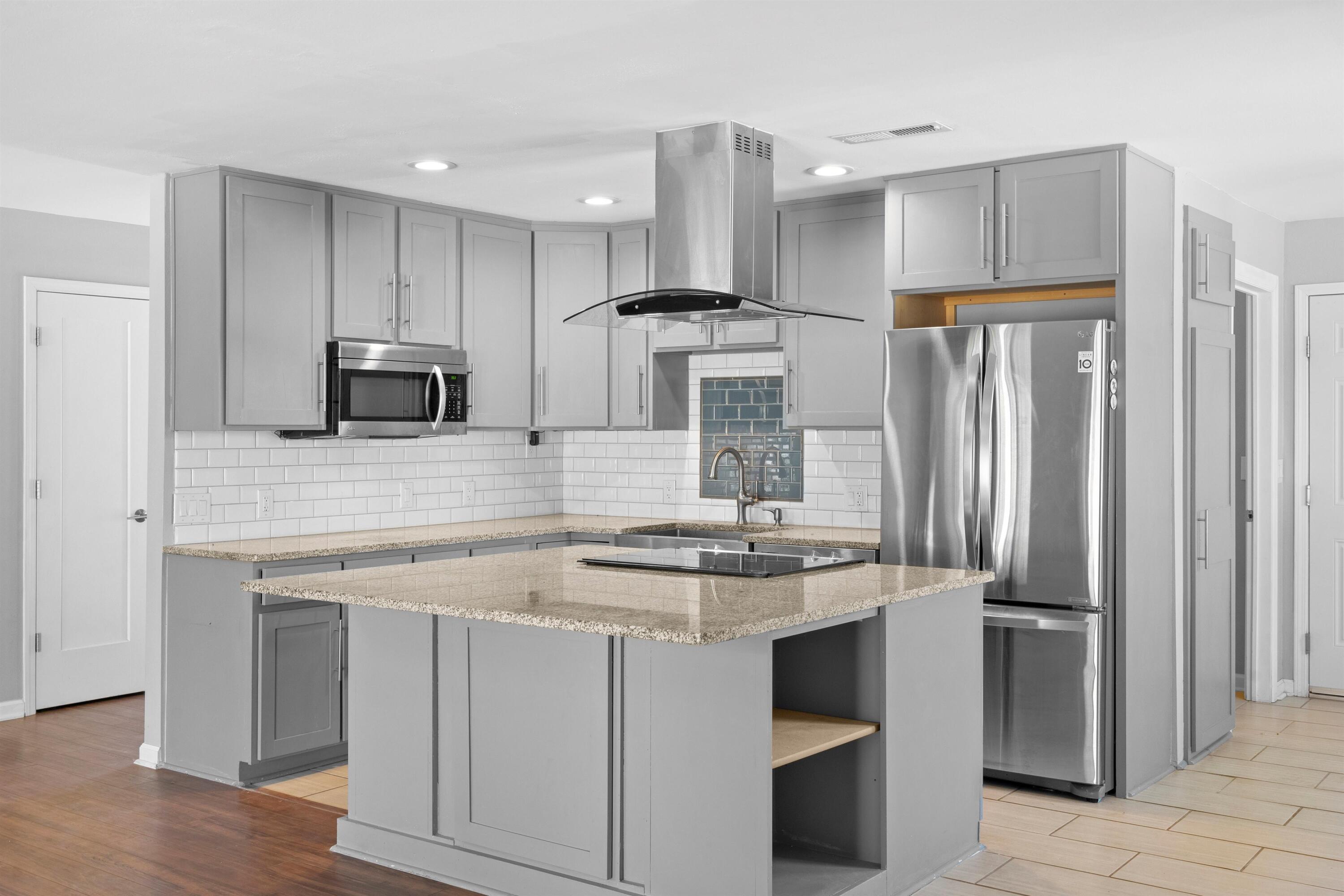 3723 Valerie Place NE