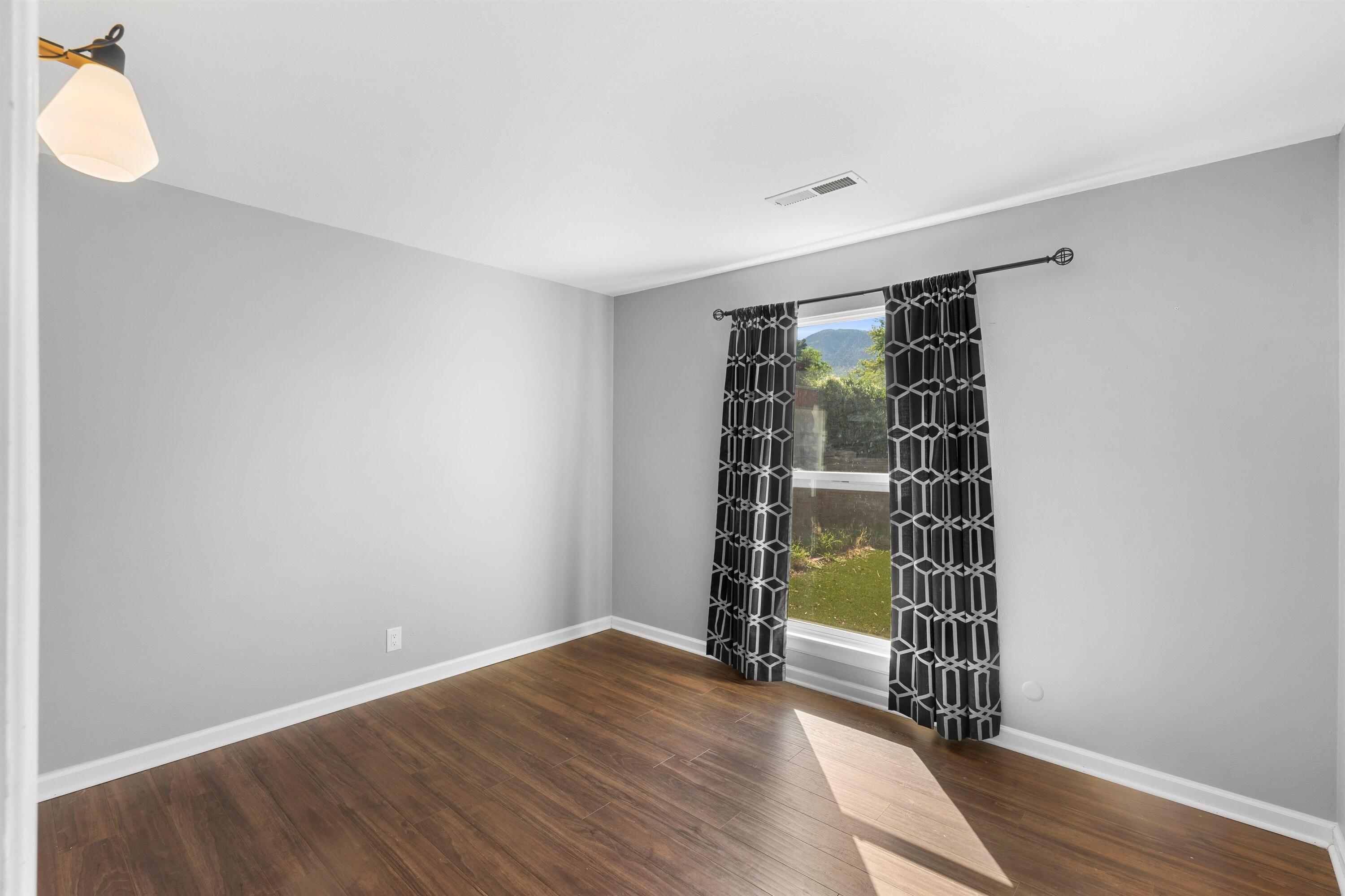 3723 Valerie Place NE