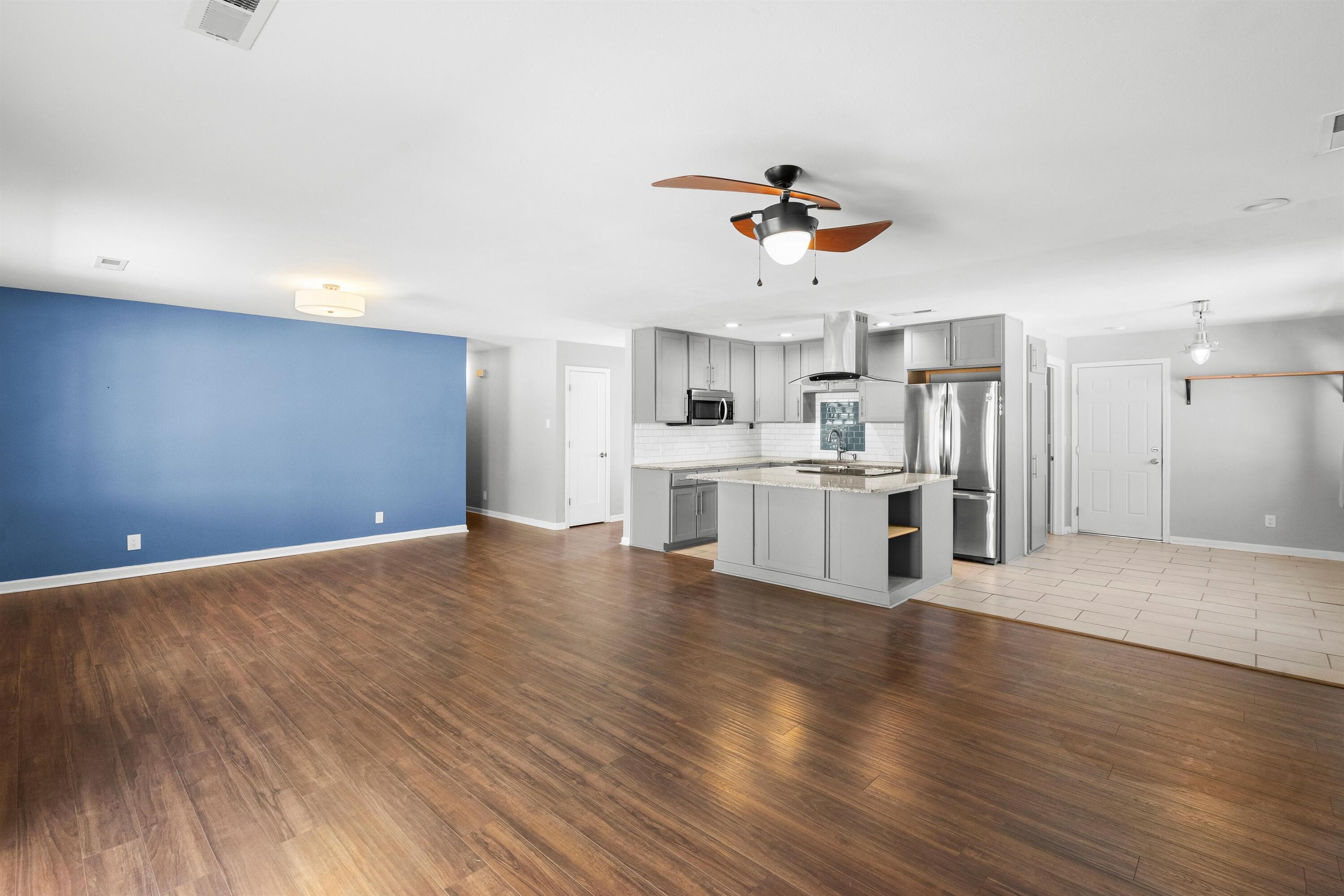 3723 Valerie Place NE