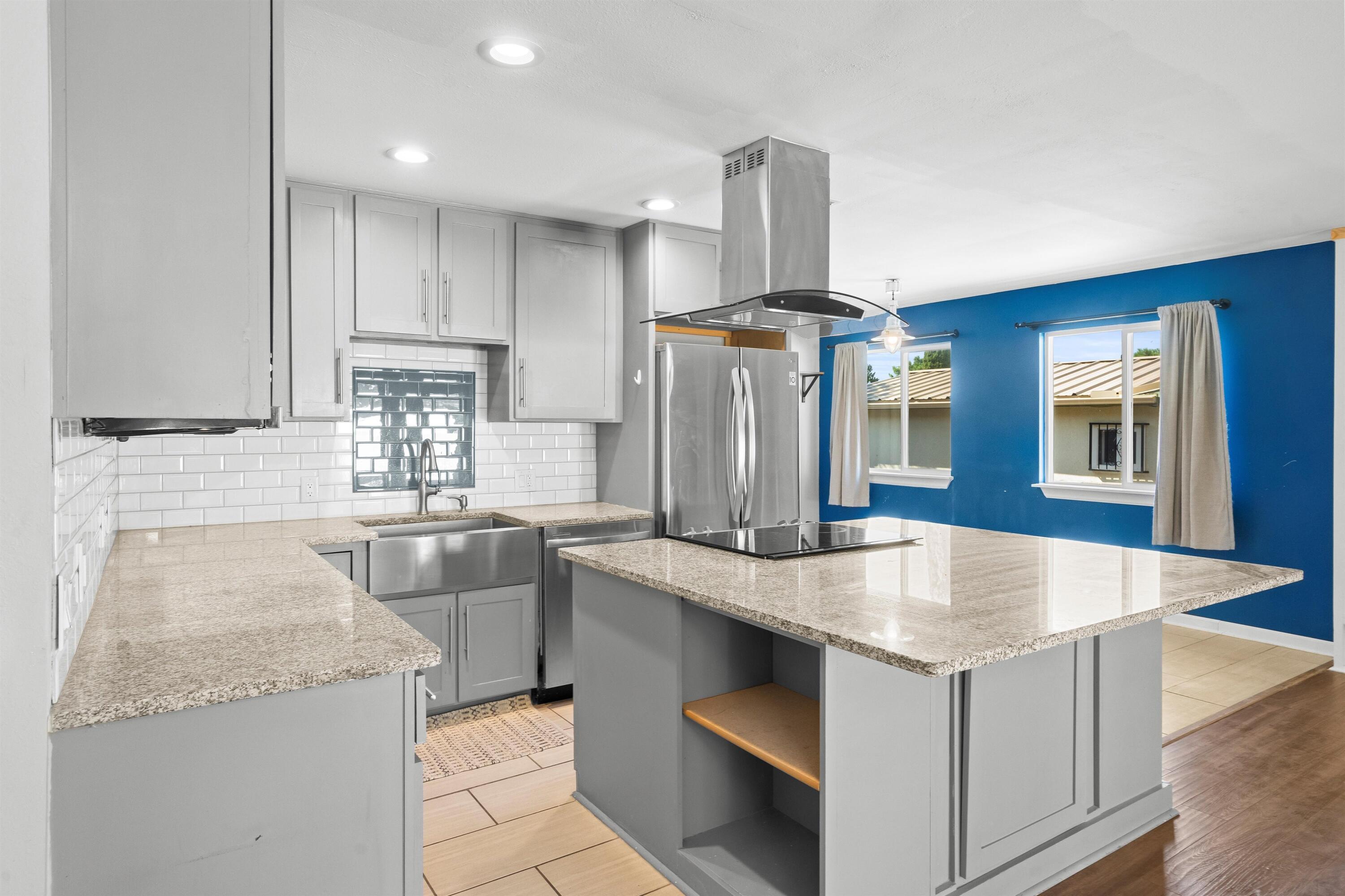 3723 Valerie Place NE