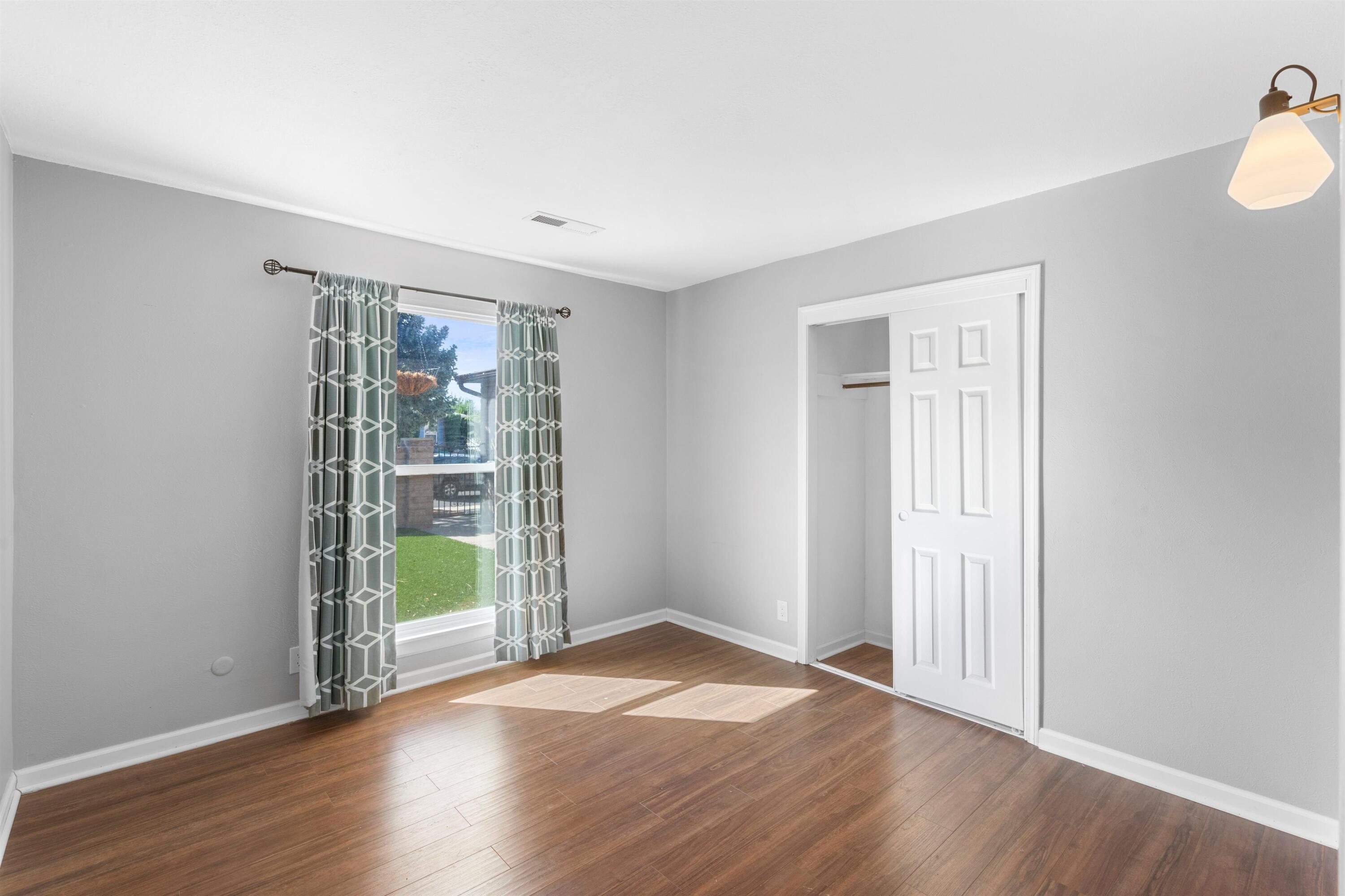 3723 Valerie Place NE