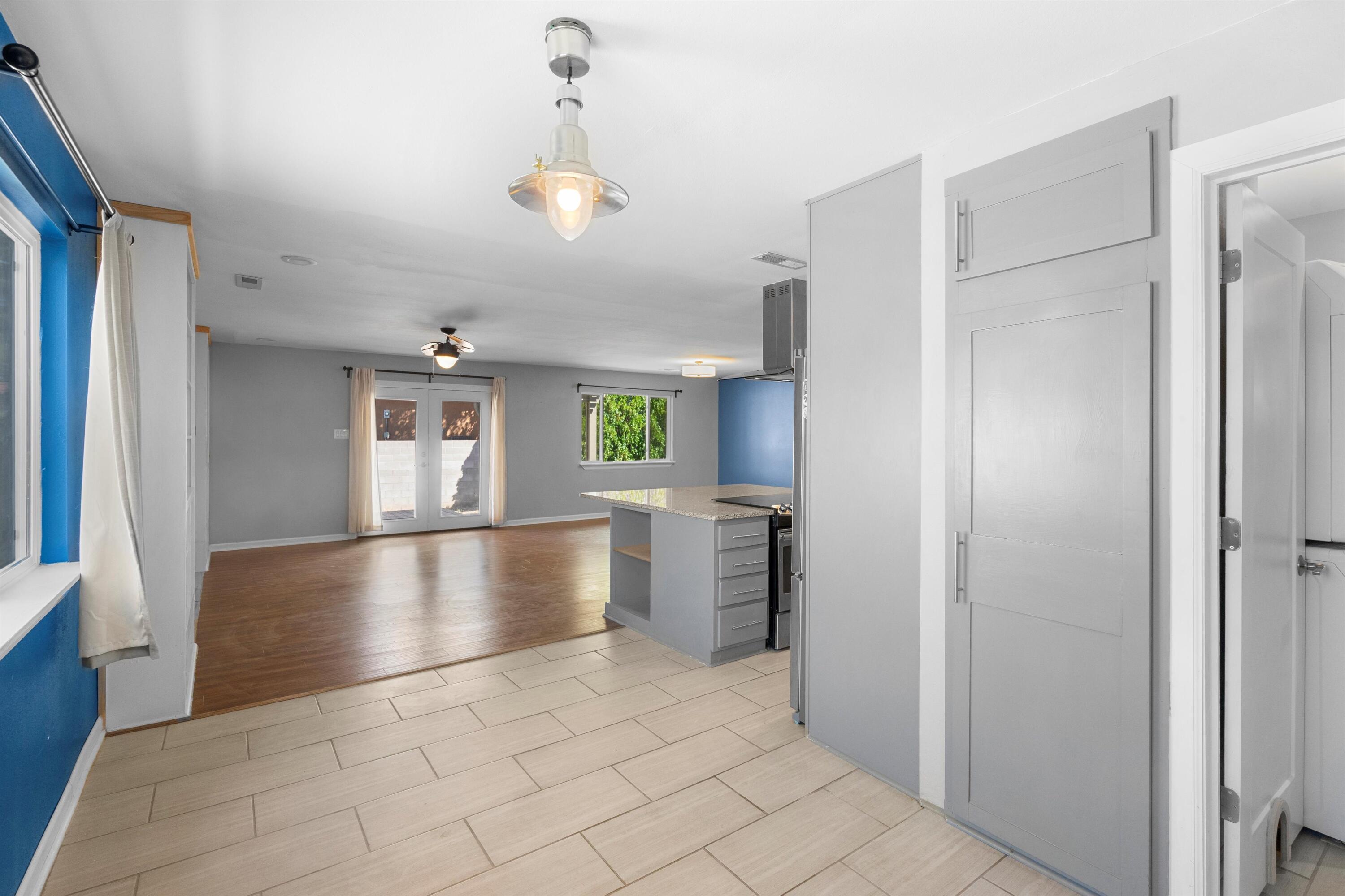 3723 Valerie Place NE