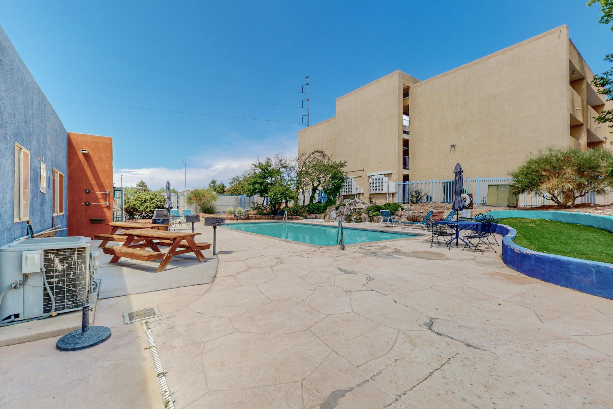 4200 Montgomery Boulevard NE 206