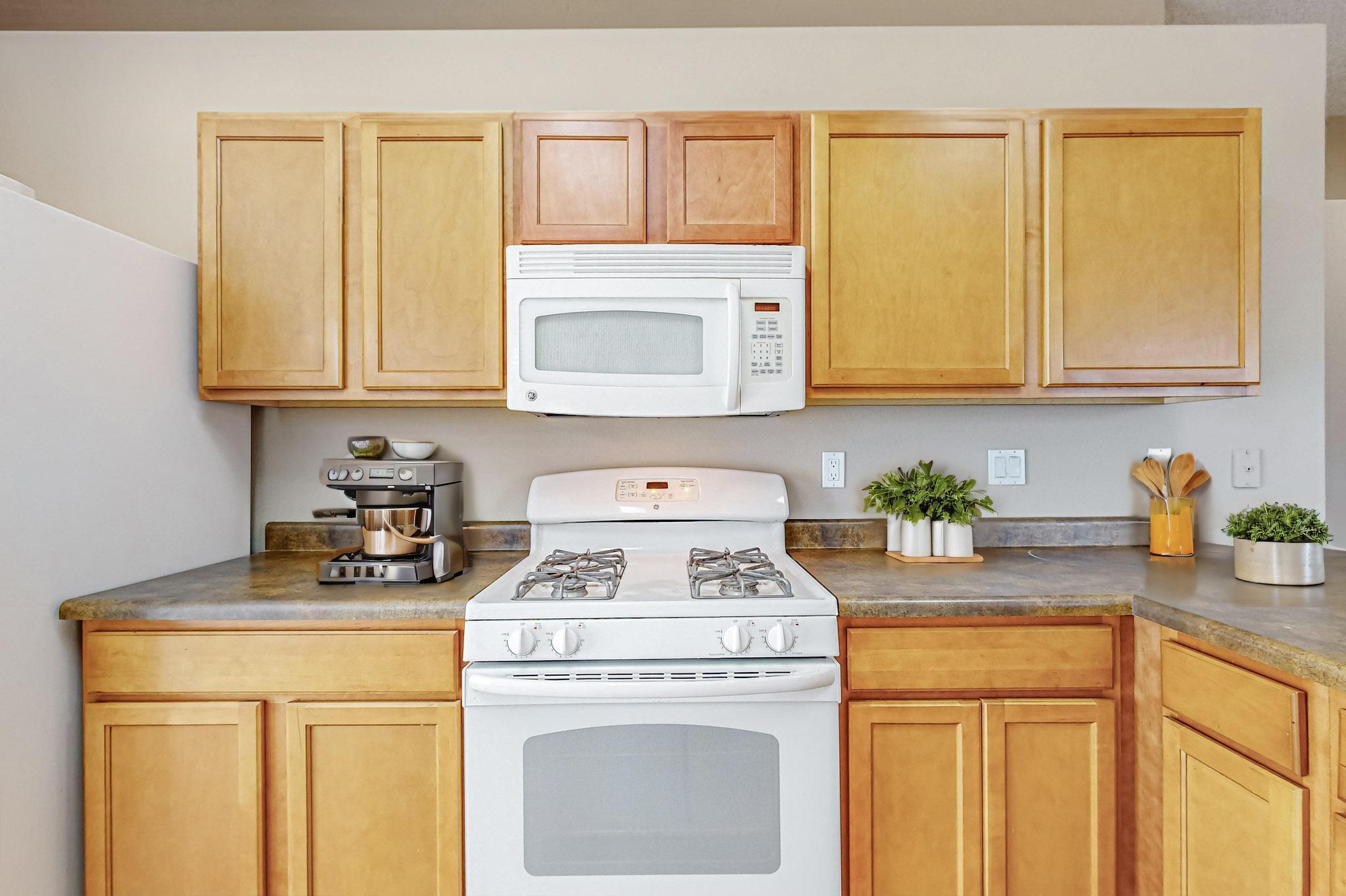 1209 Telstar Loop NW