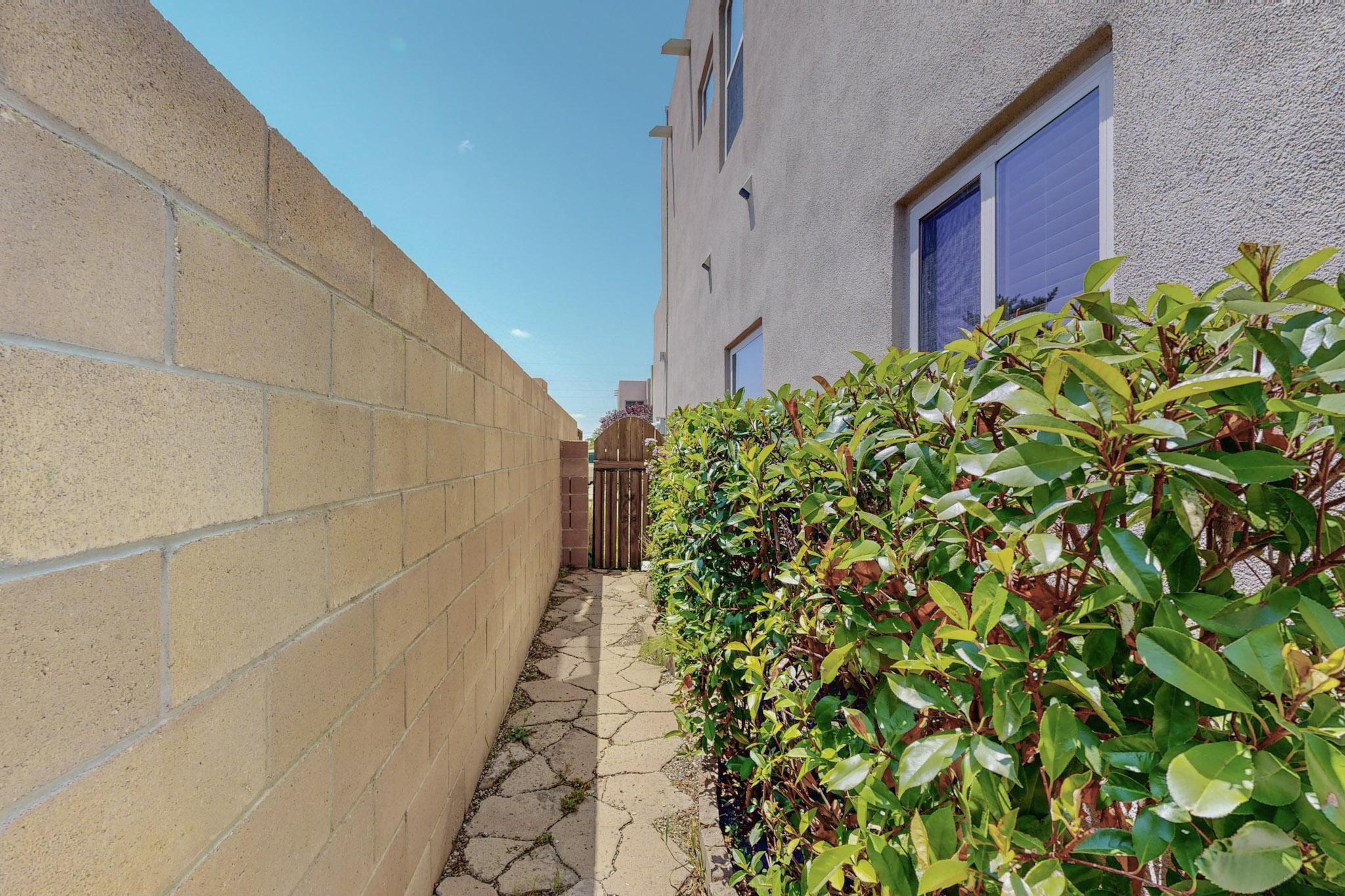 3400 Del Agua Court NE