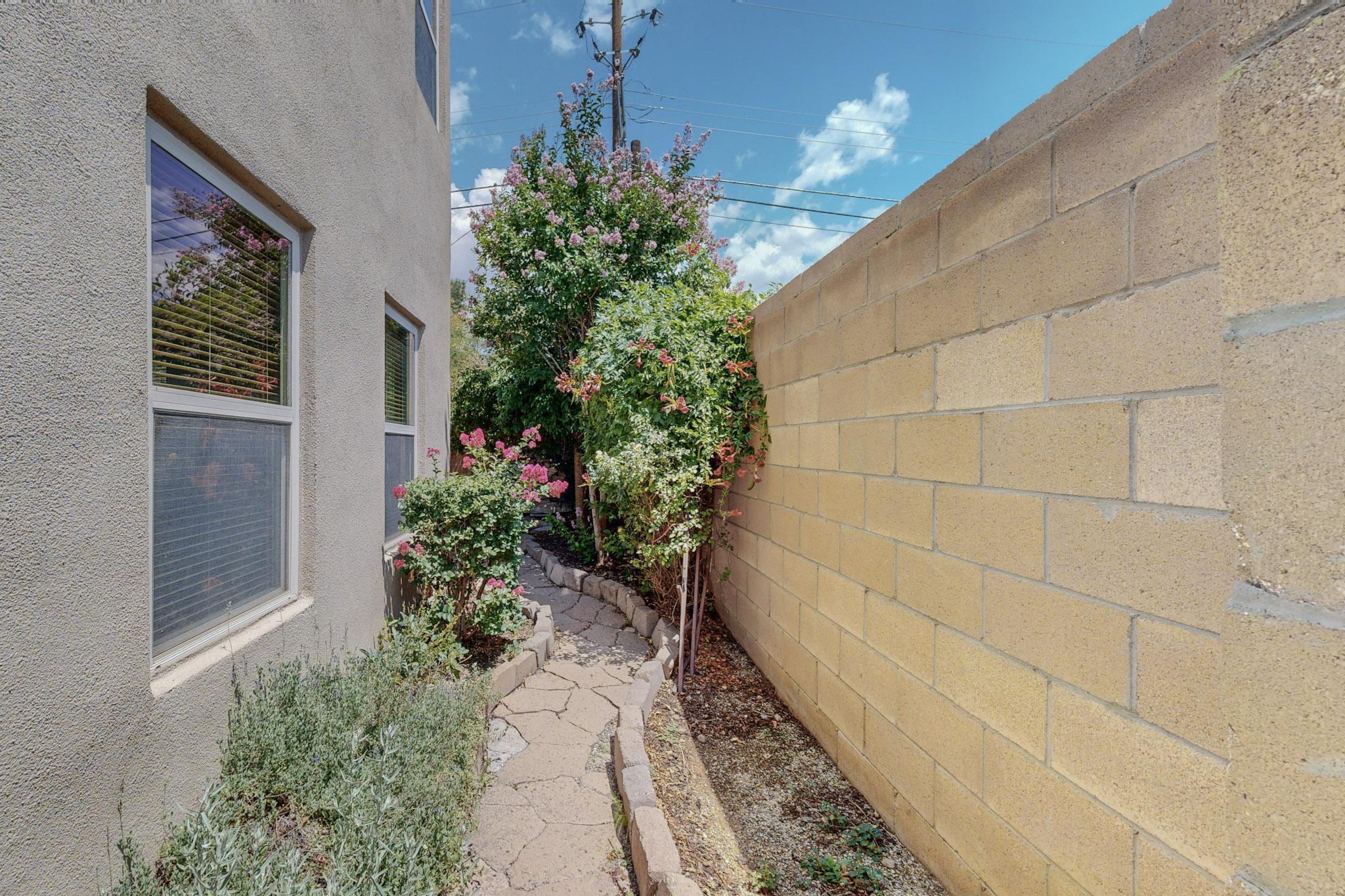3400 Del Agua Court NE