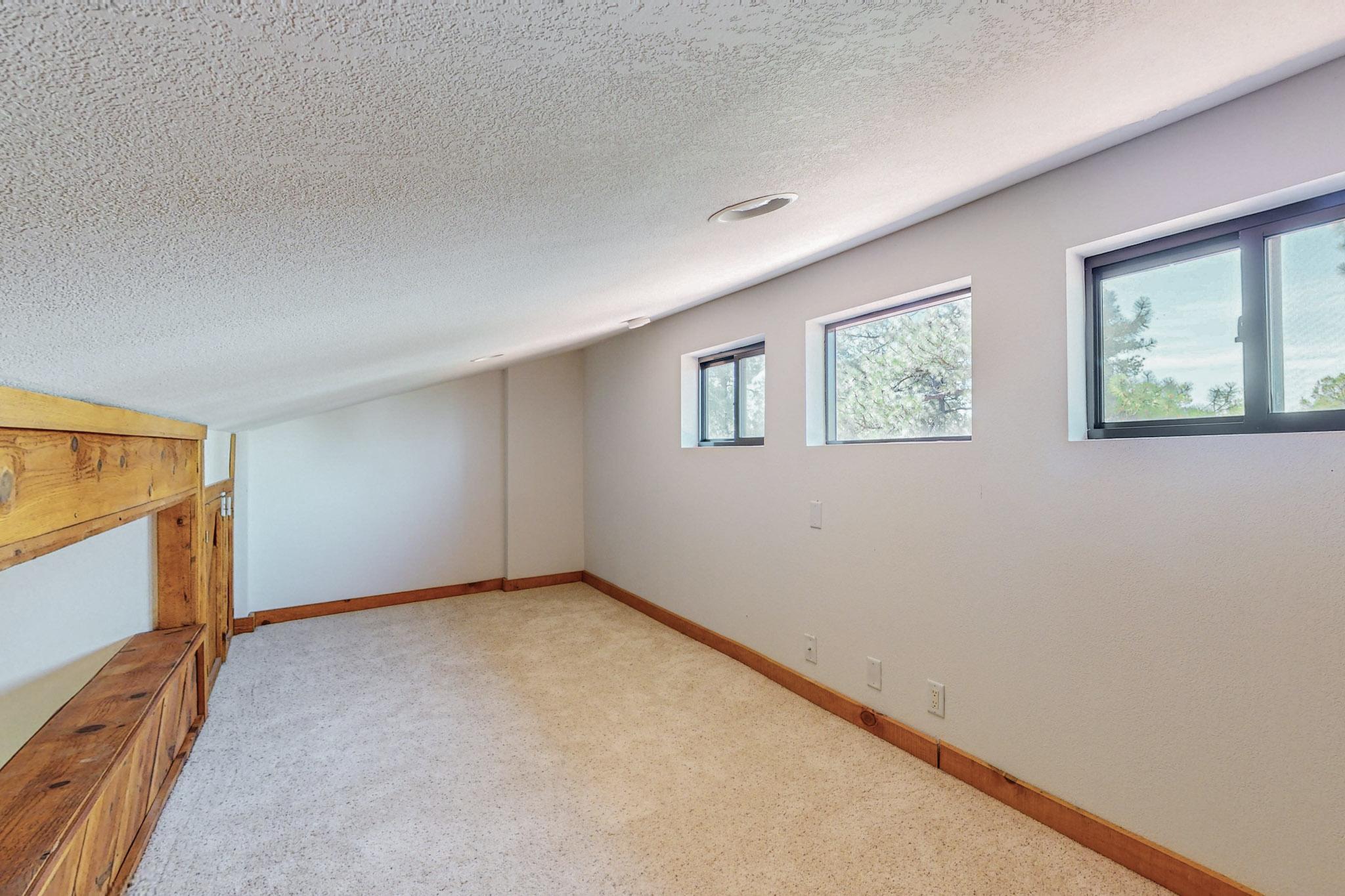 32 Bobolink Lane