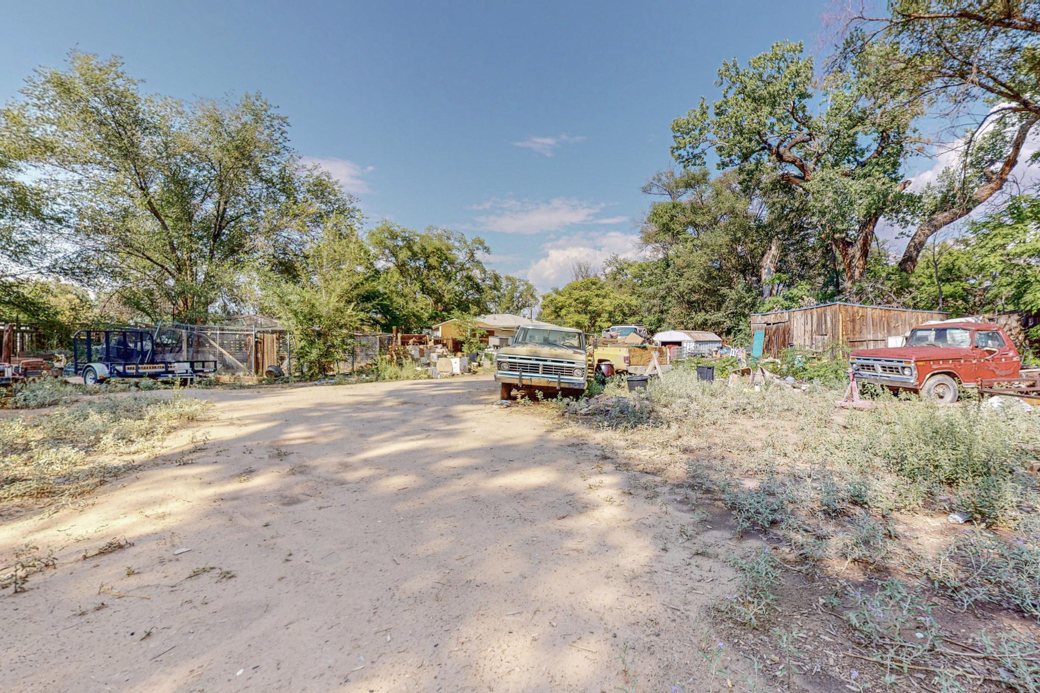 4901 Isleta Boulevard SW