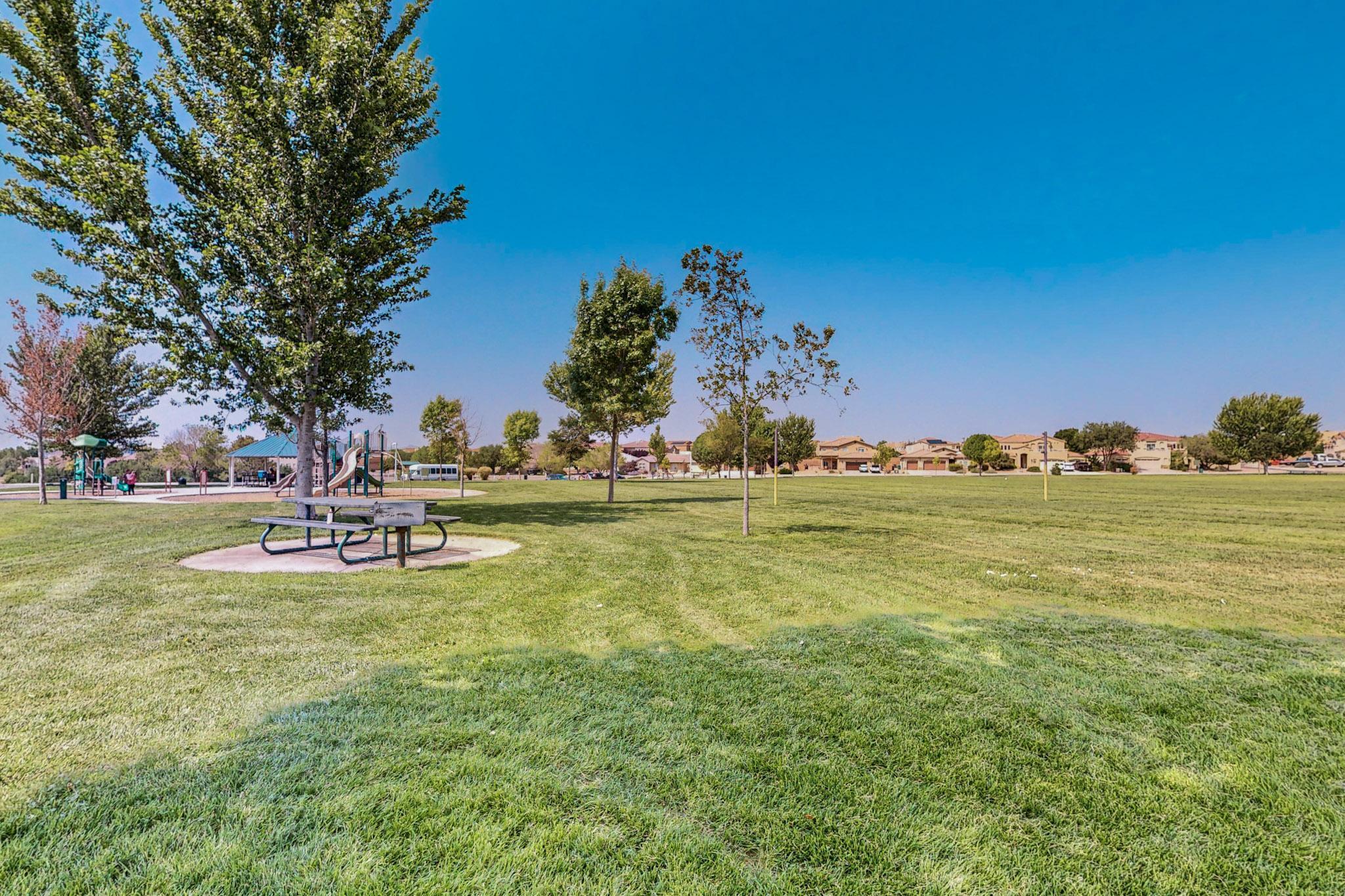1725 Vista De Colinas Drive SE
