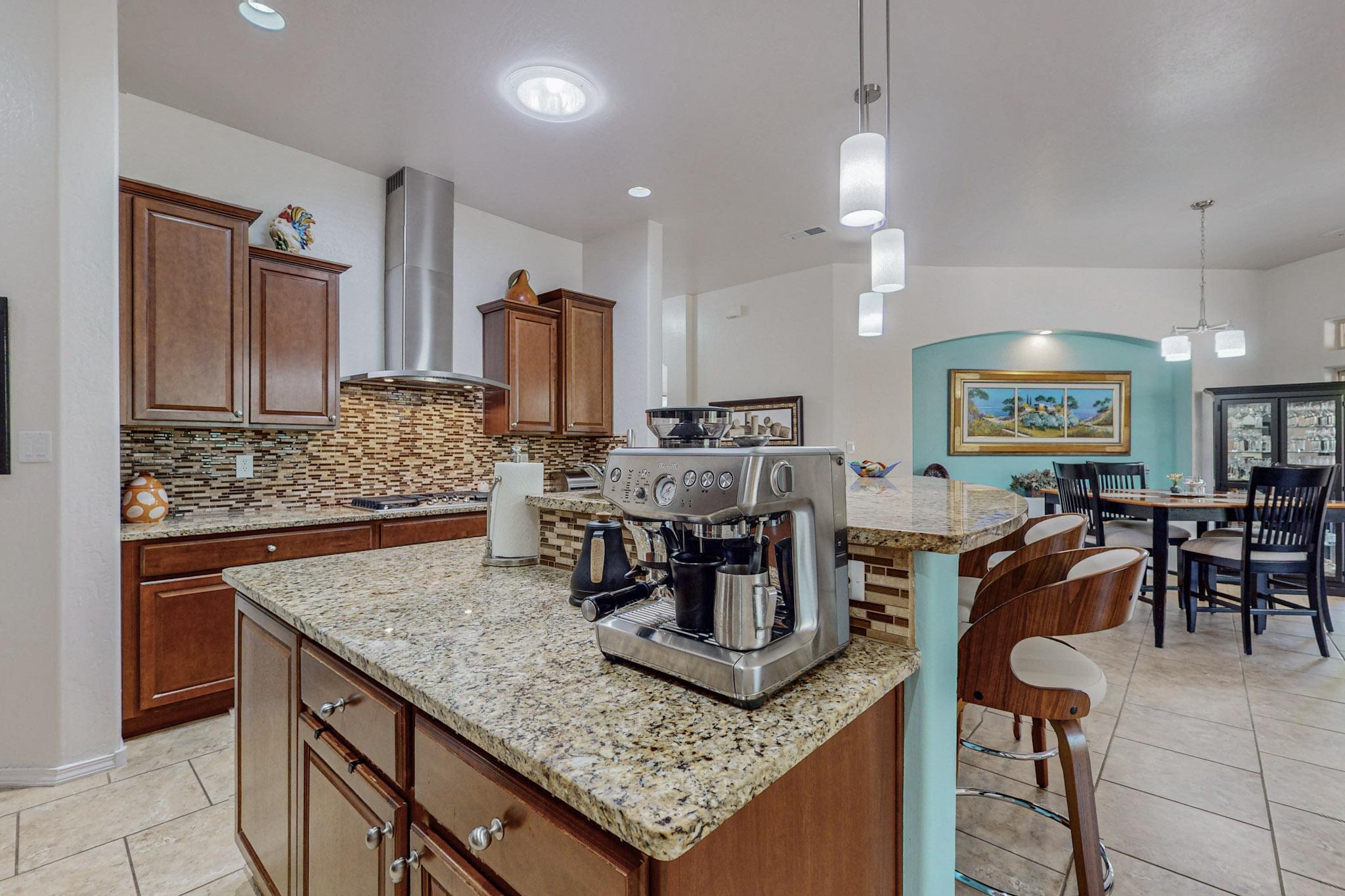 1725 Vista De Colinas Drive SE