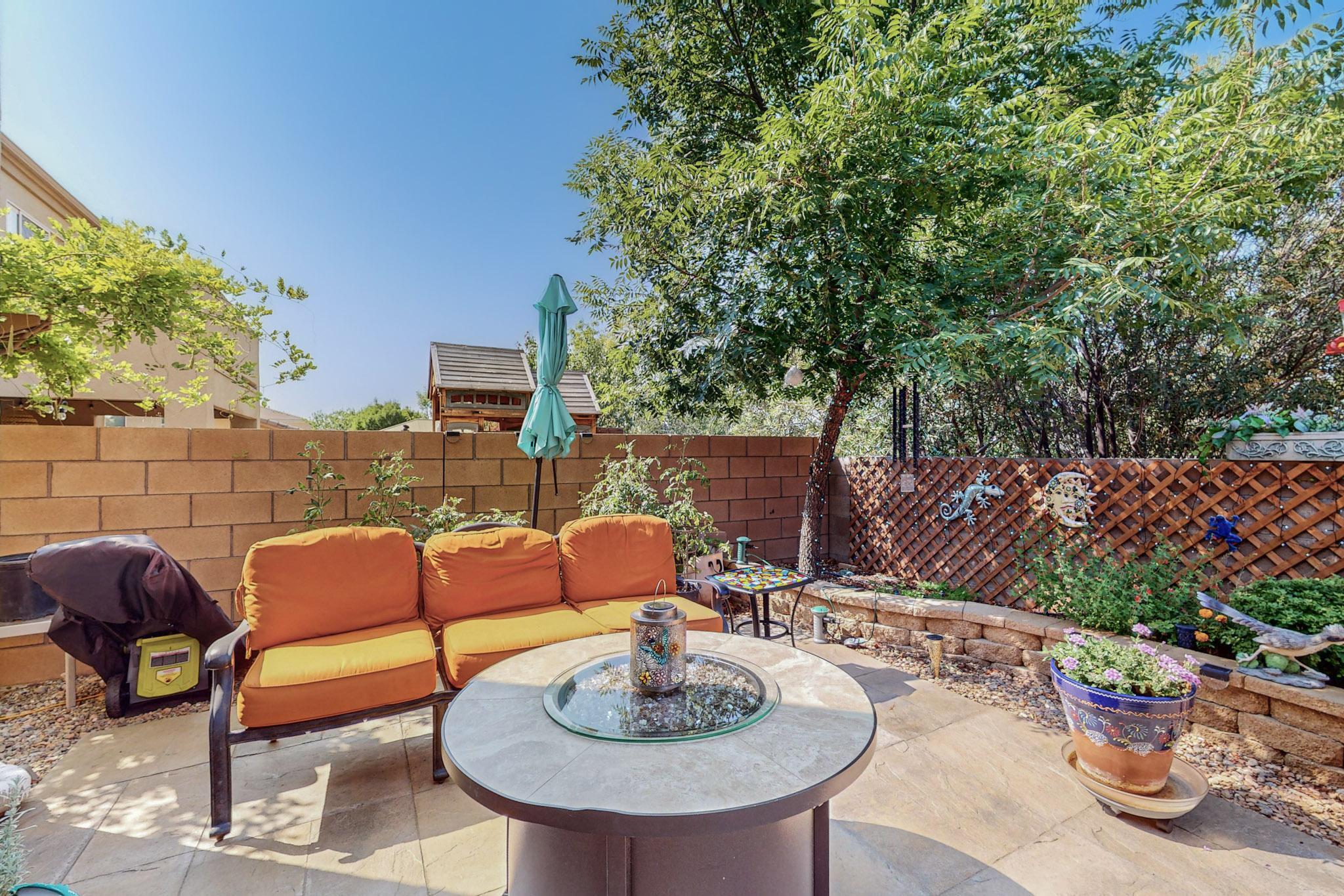 1725 Vista De Colinas Drive SE