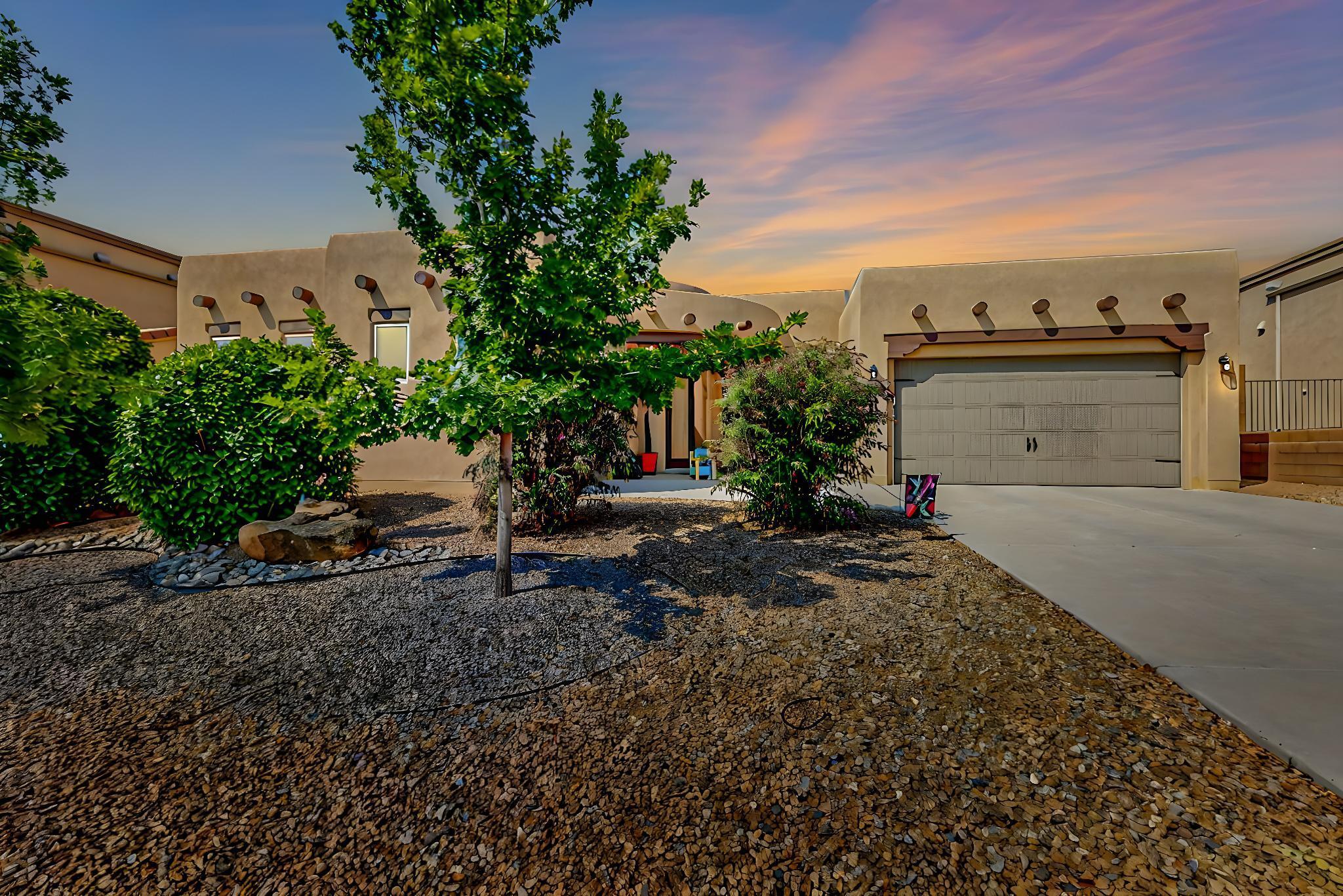 1725 Vista De Colinas Drive SE