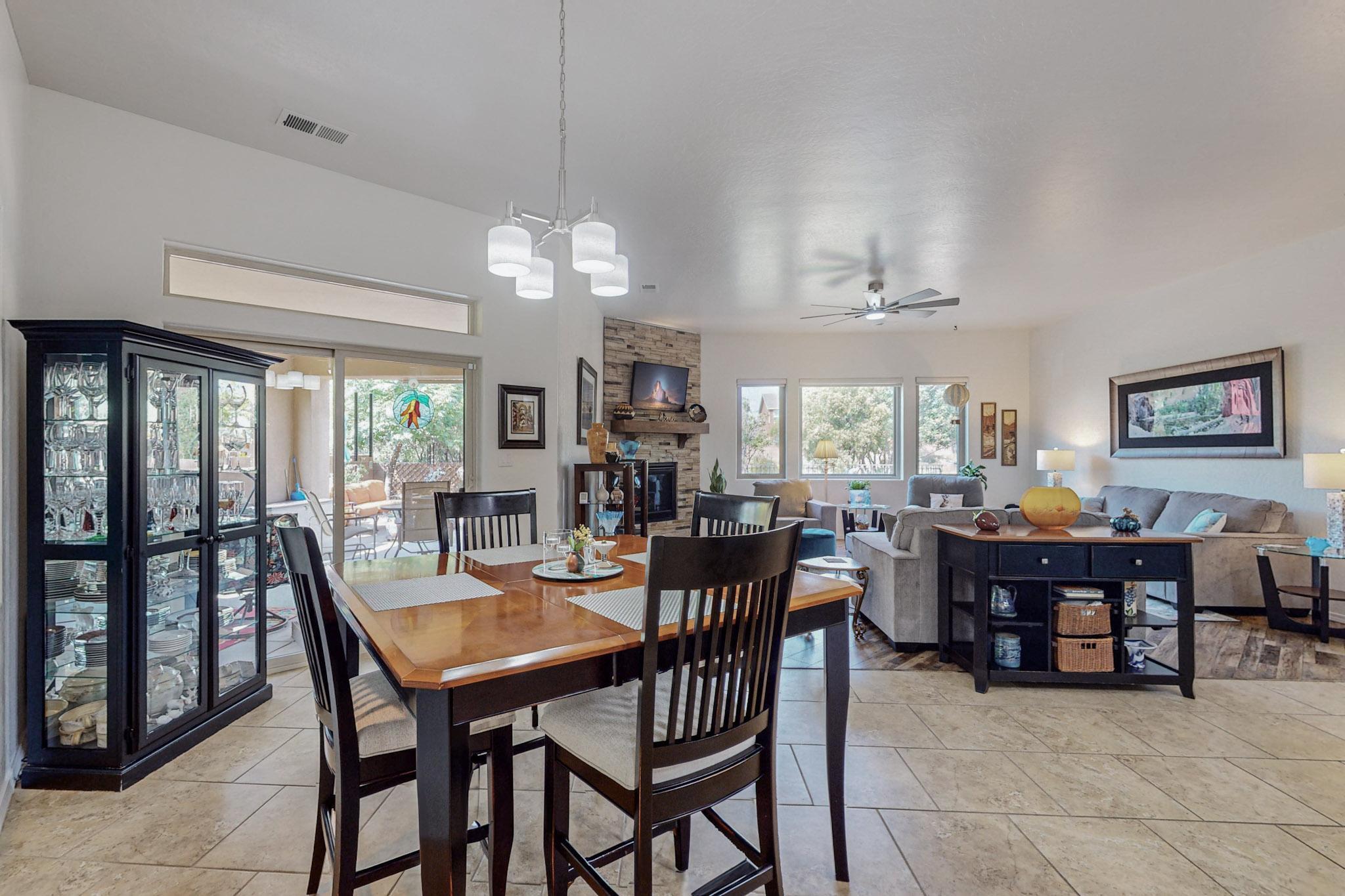 1725 Vista De Colinas Drive SE