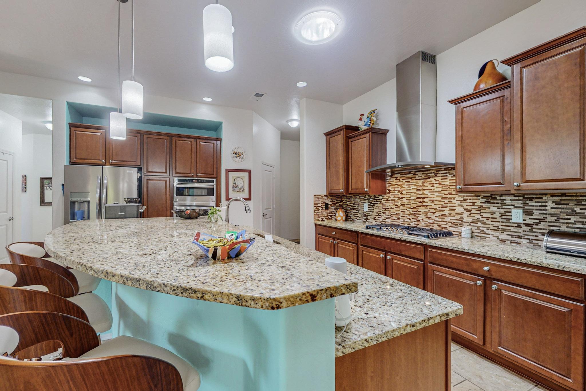 1725 Vista De Colinas Drive SE