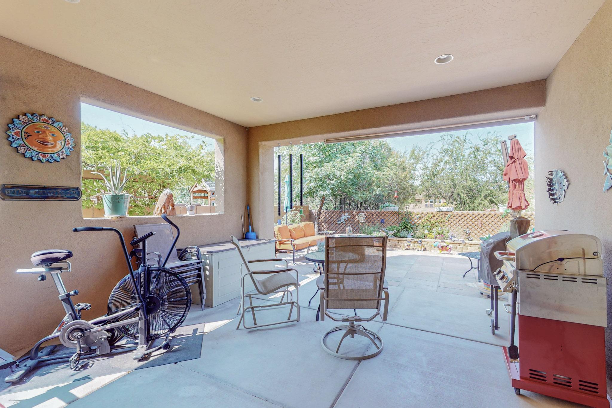 1725 Vista De Colinas Drive SE