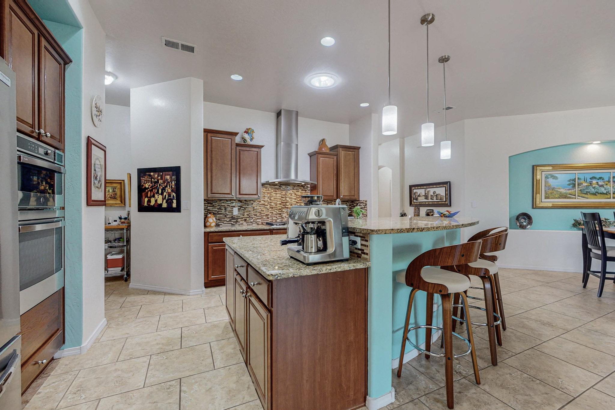 1725 Vista De Colinas Drive SE