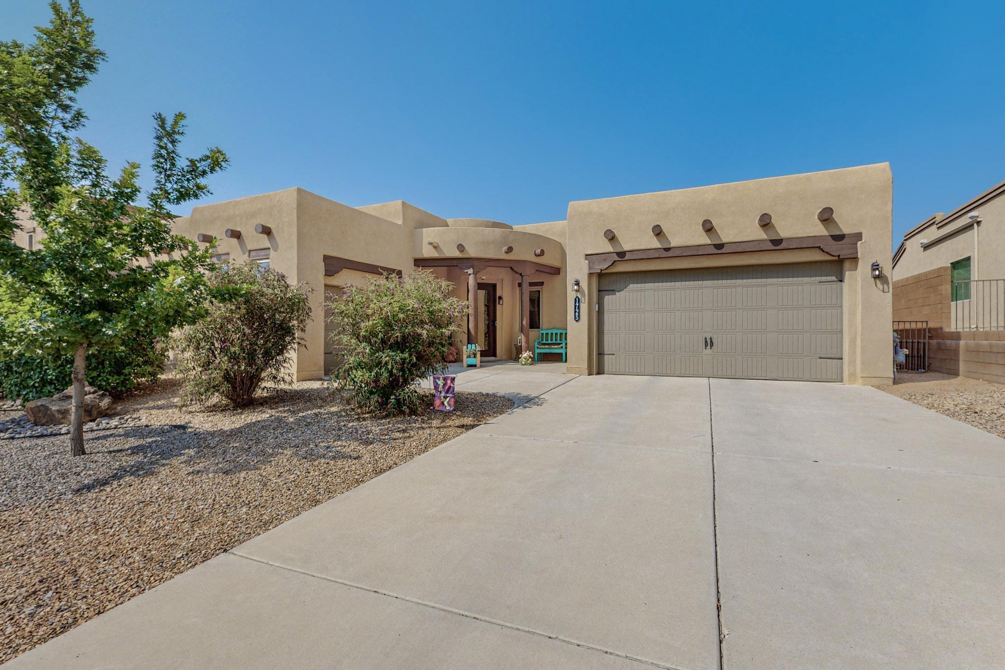 1725 Vista De Colinas Drive SE