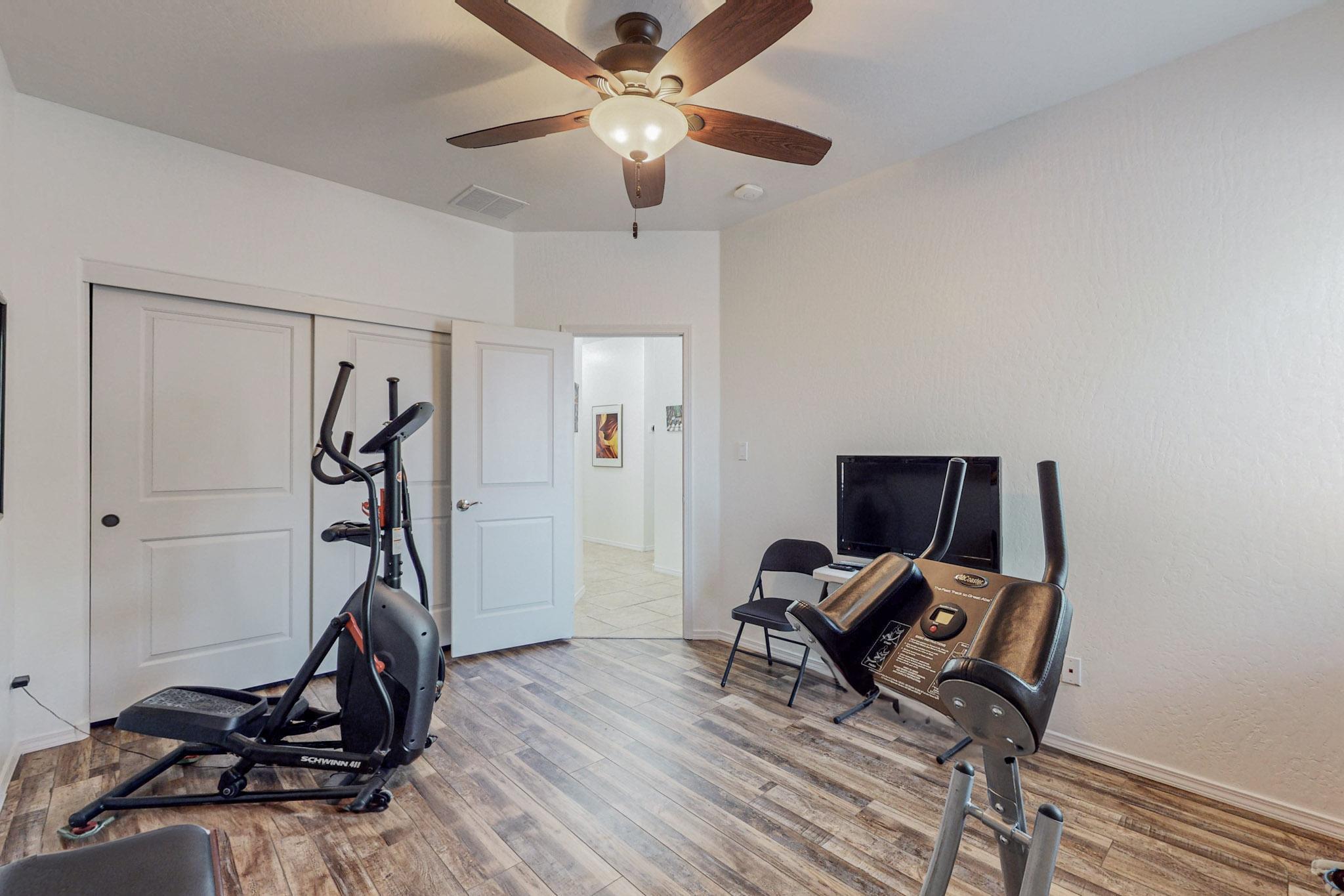 1725 Vista De Colinas Drive SE