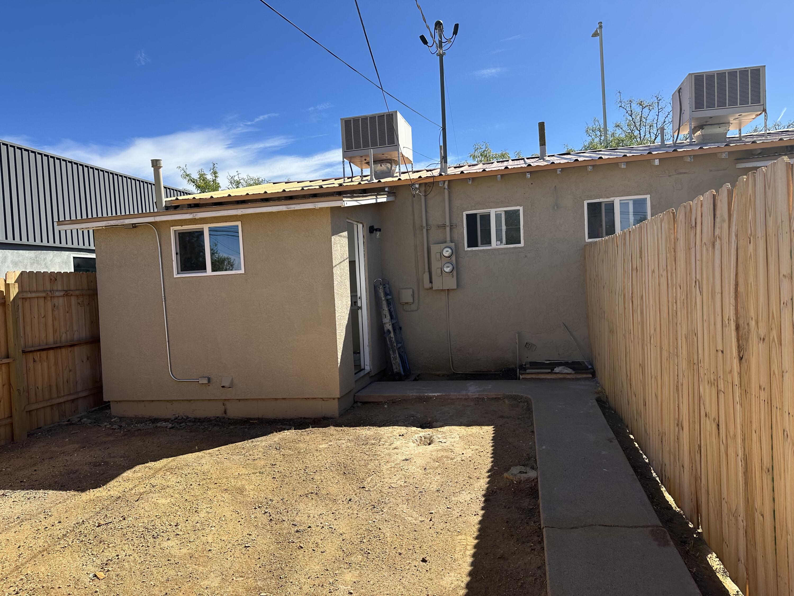 1209 San Mateo Boulevard SE