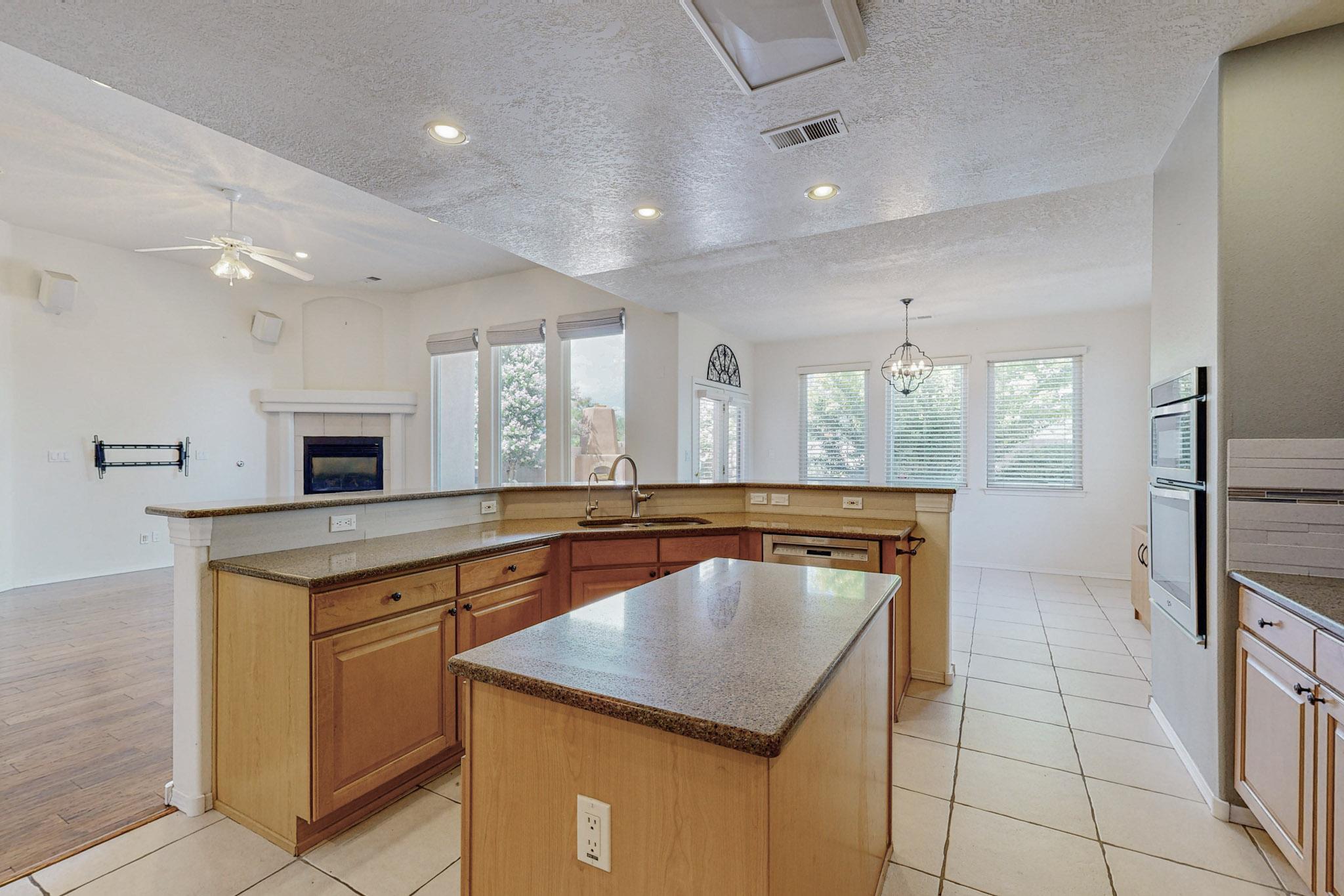 6628 Santo Lina Trail NW