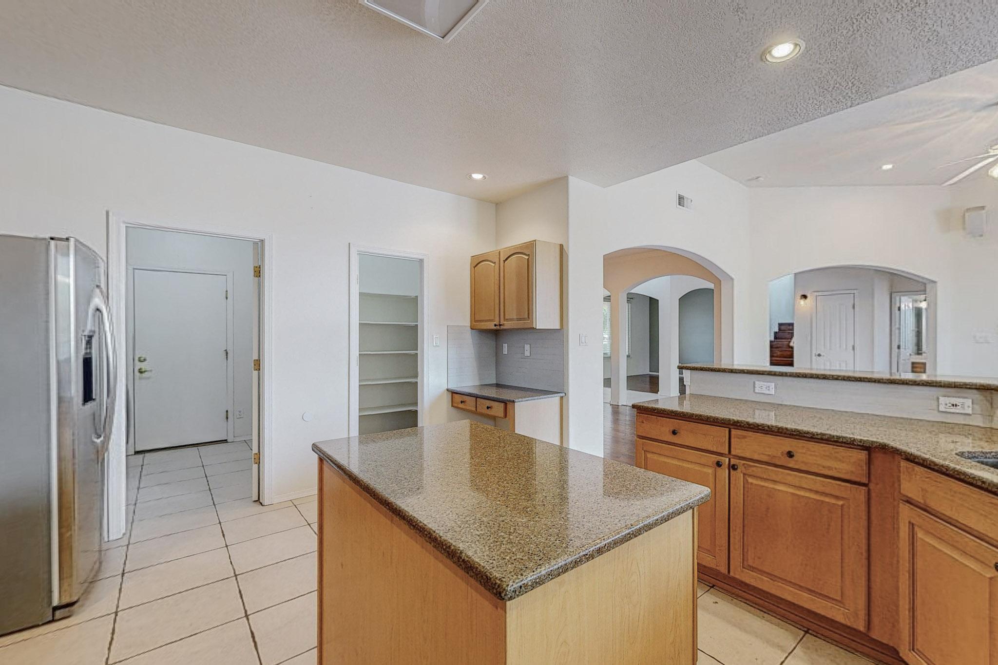 6628 Santo Lina Trail NW