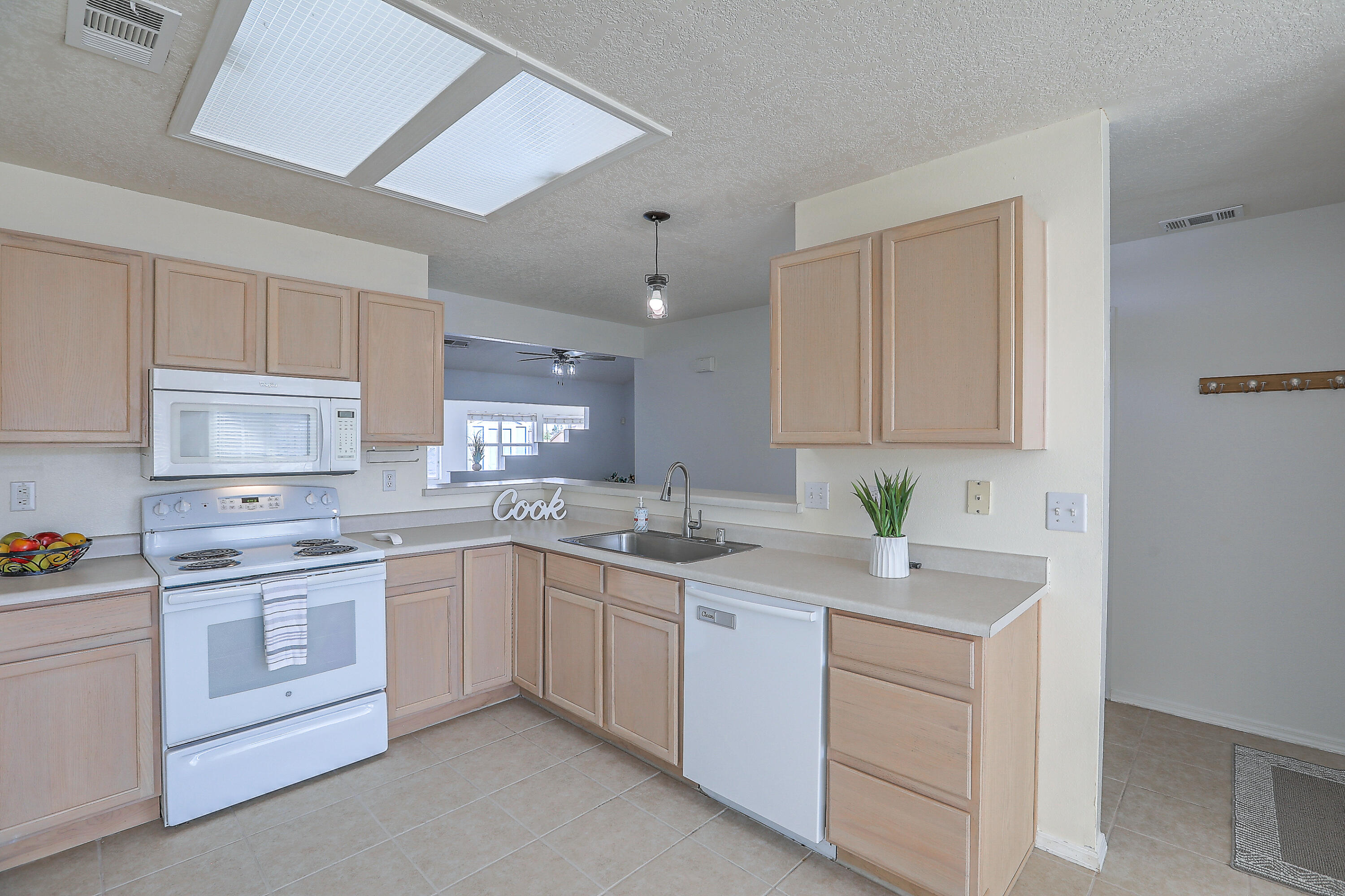 4724 Trenton Hills Drive NE