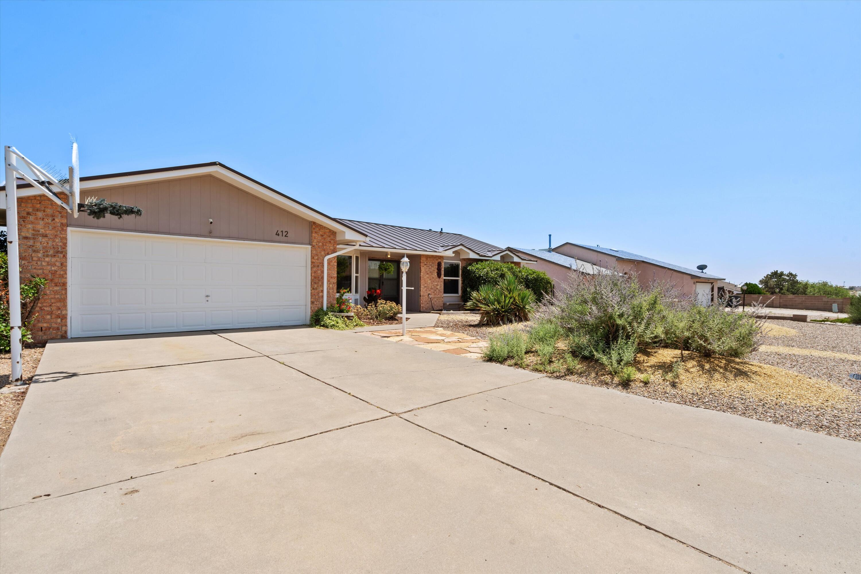 412 Longwood Drive NE