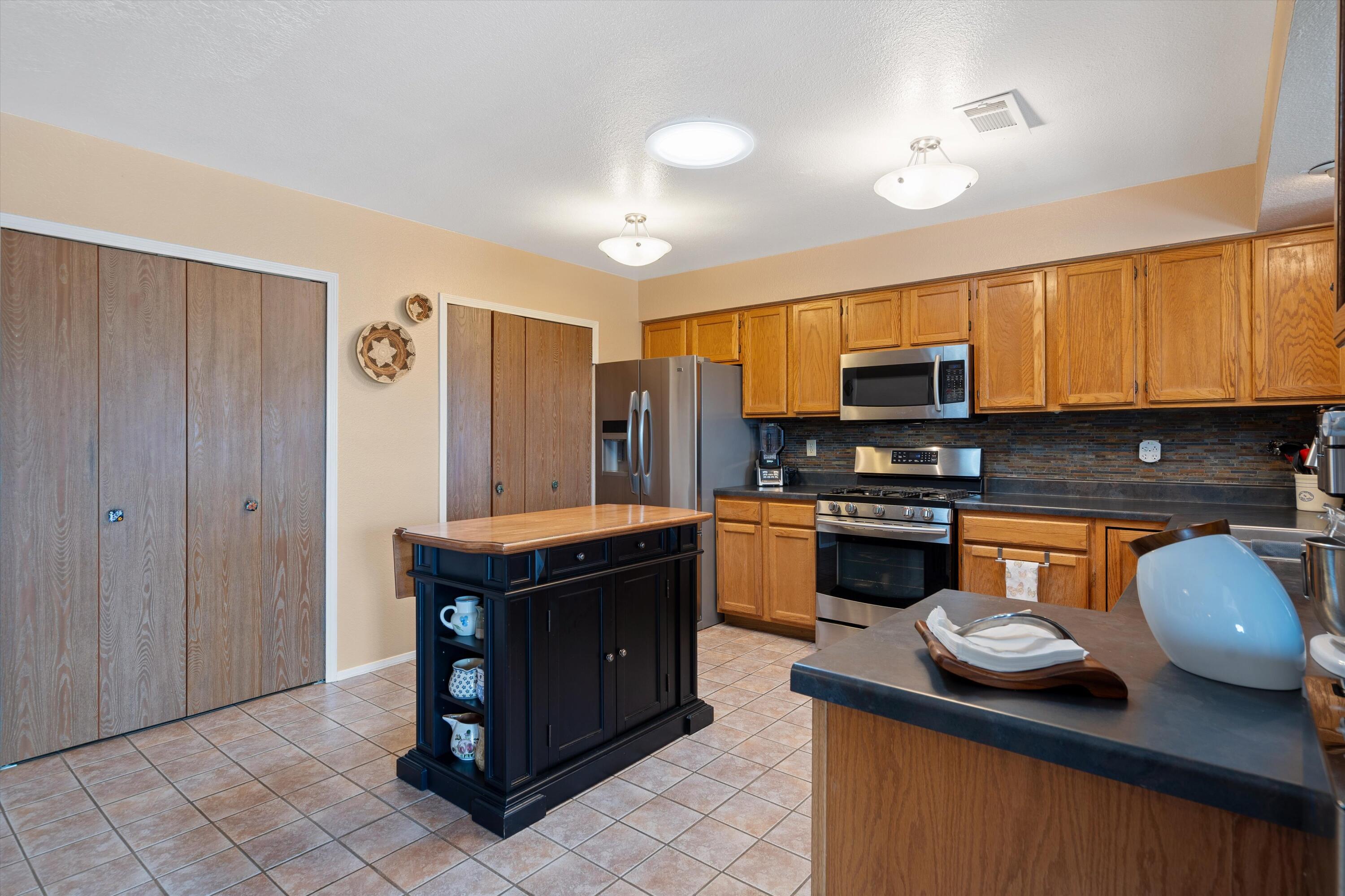 412 Longwood Drive NE