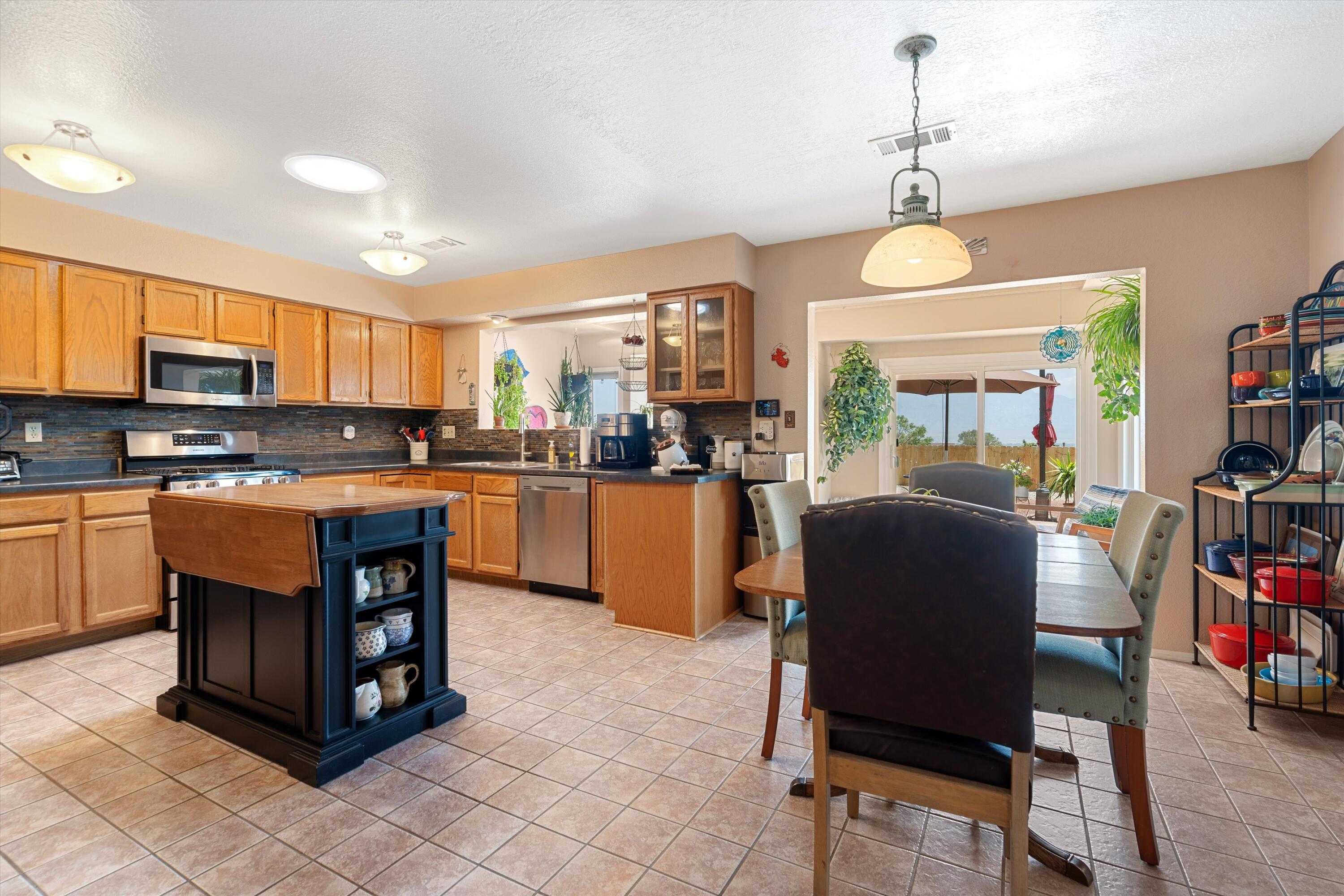 412 Longwood Drive NE