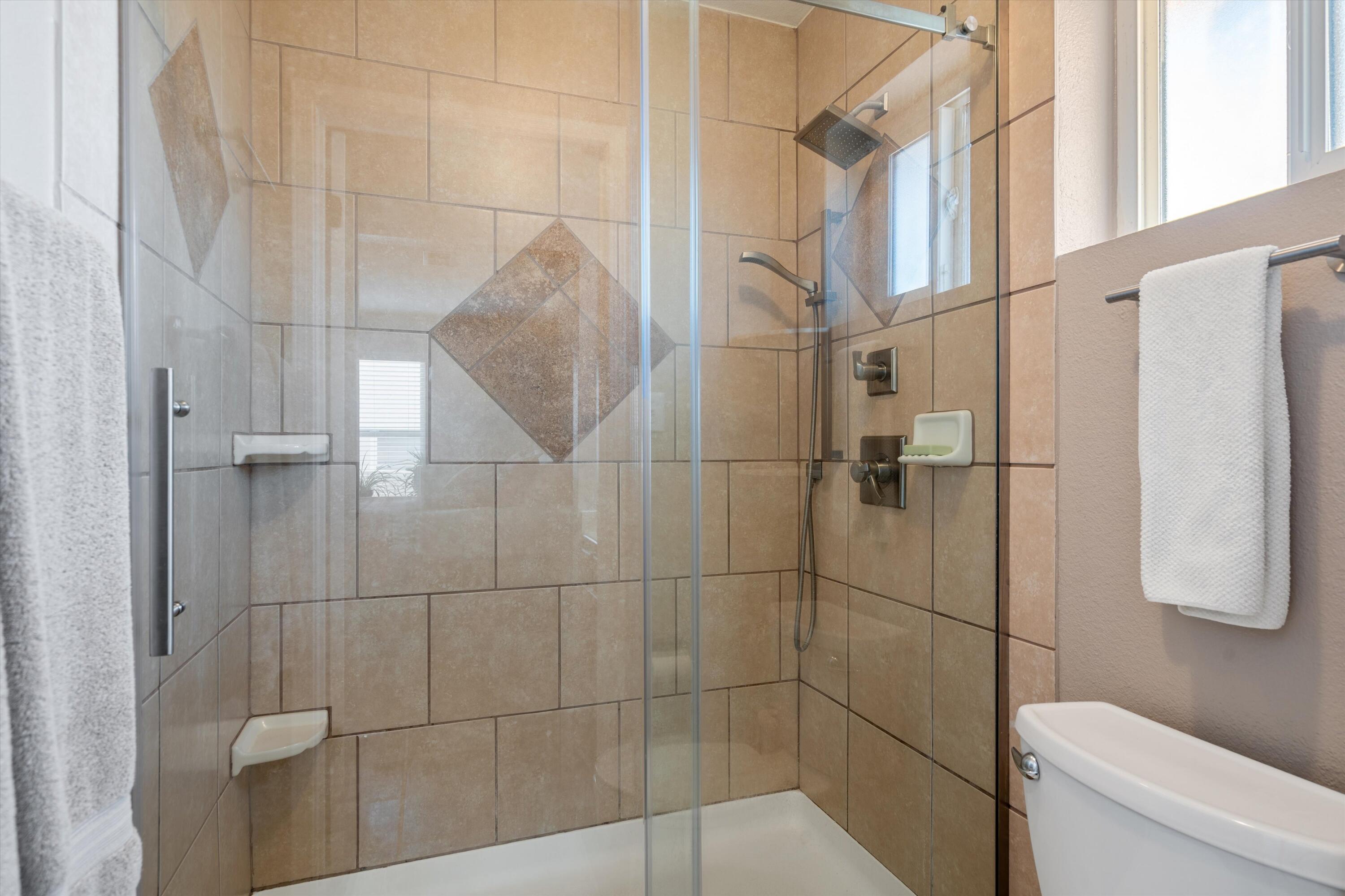 412 Longwood Drive NE