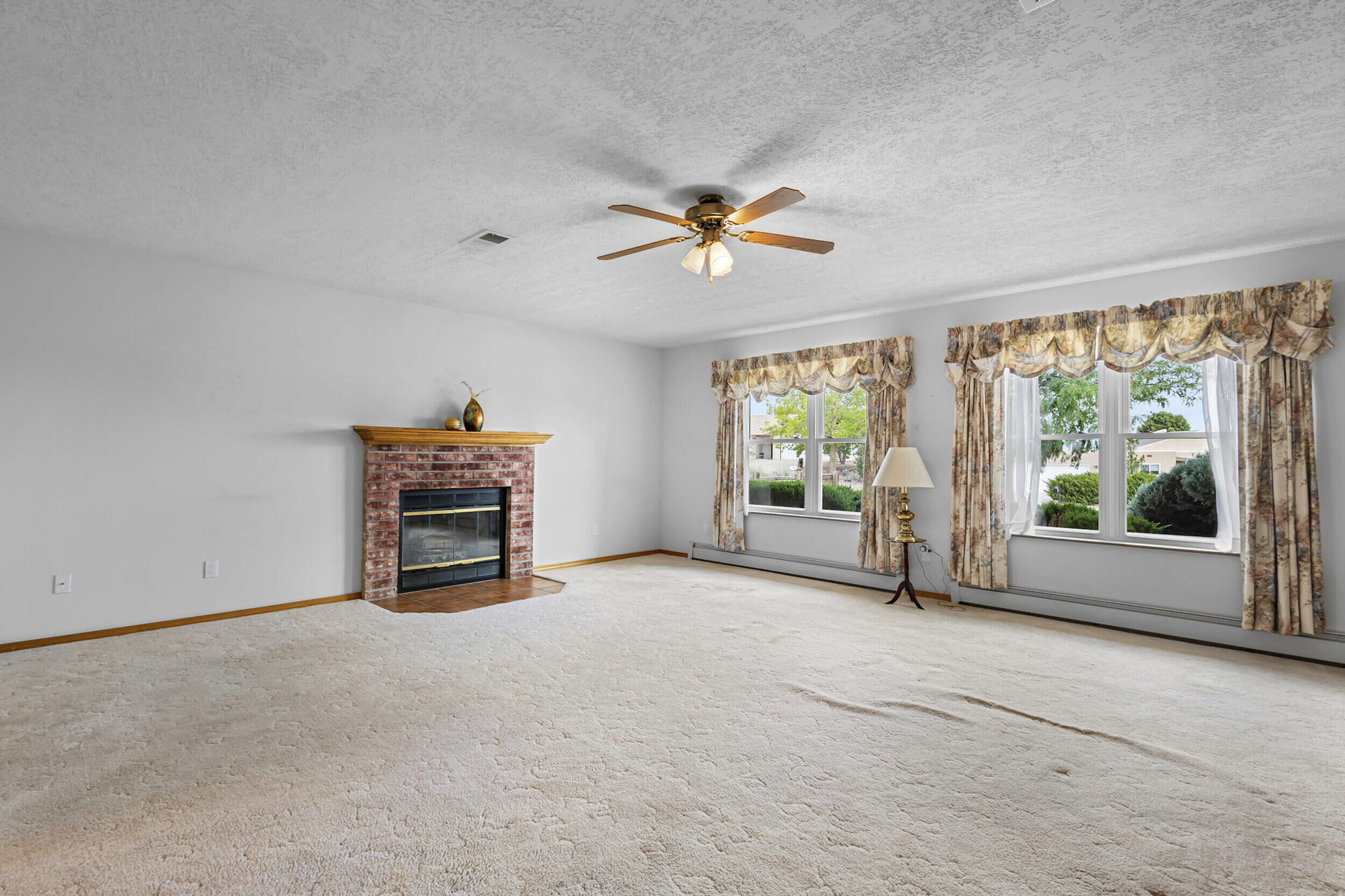 1084 Mesa Loop NW