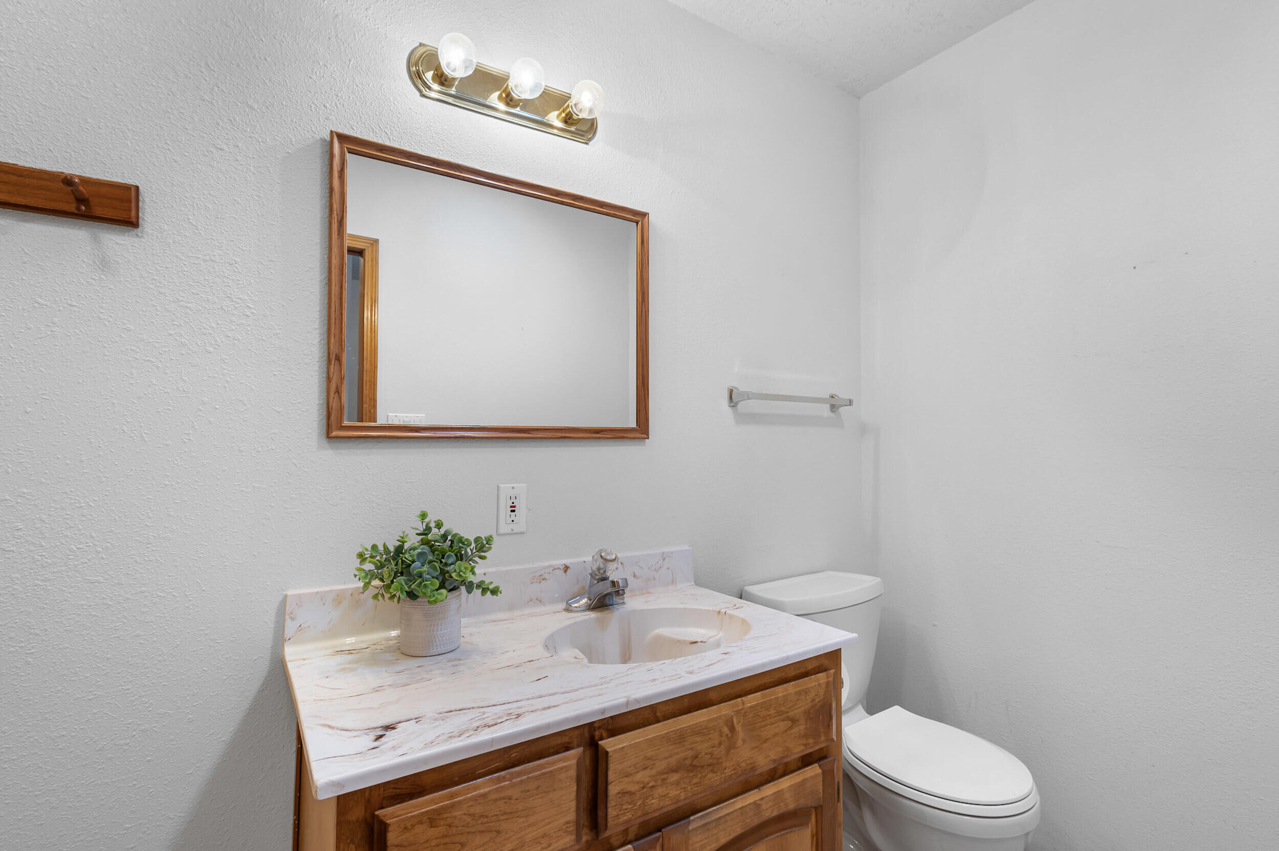 1084 Mesa Loop NW