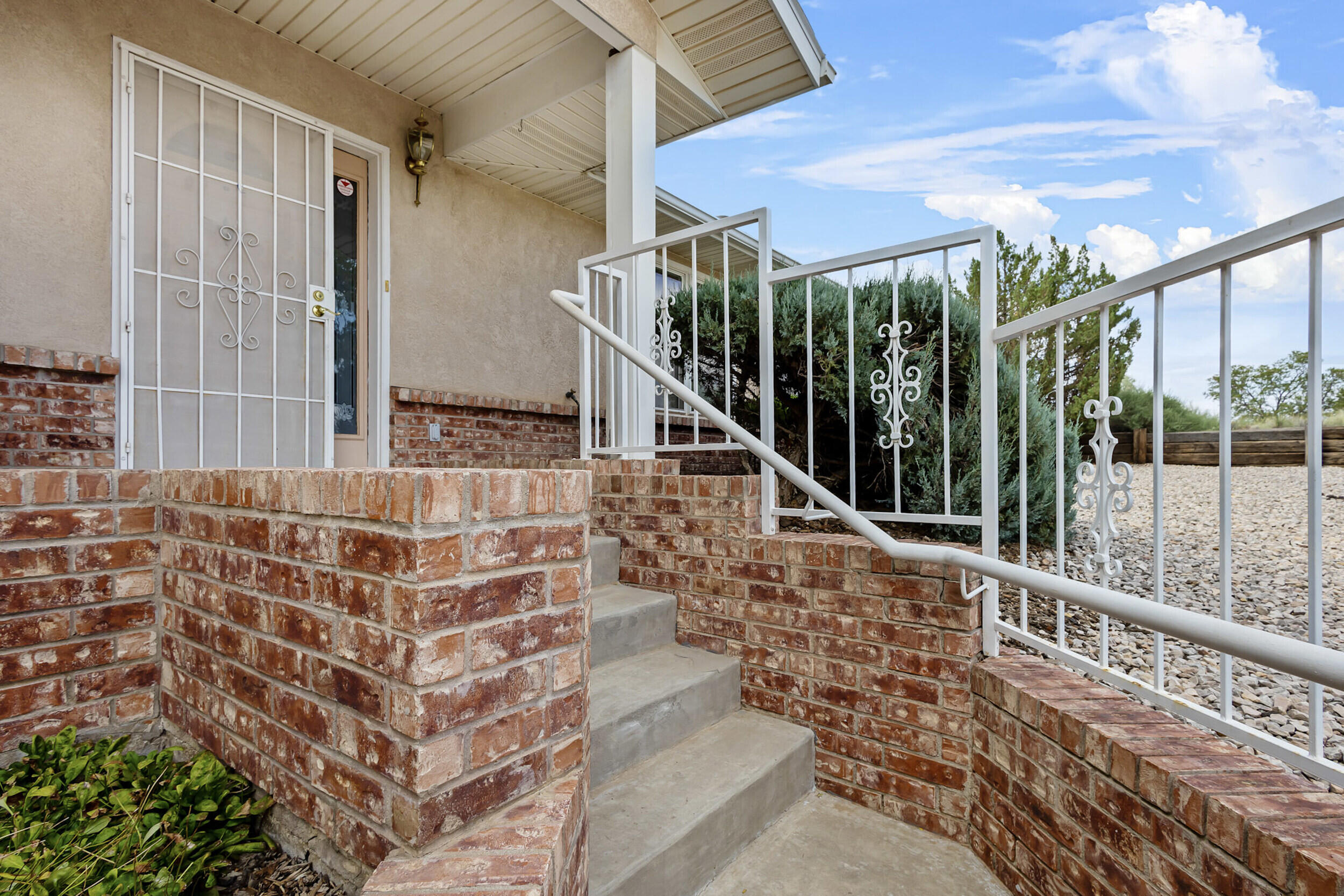 1084 Mesa Loop NW