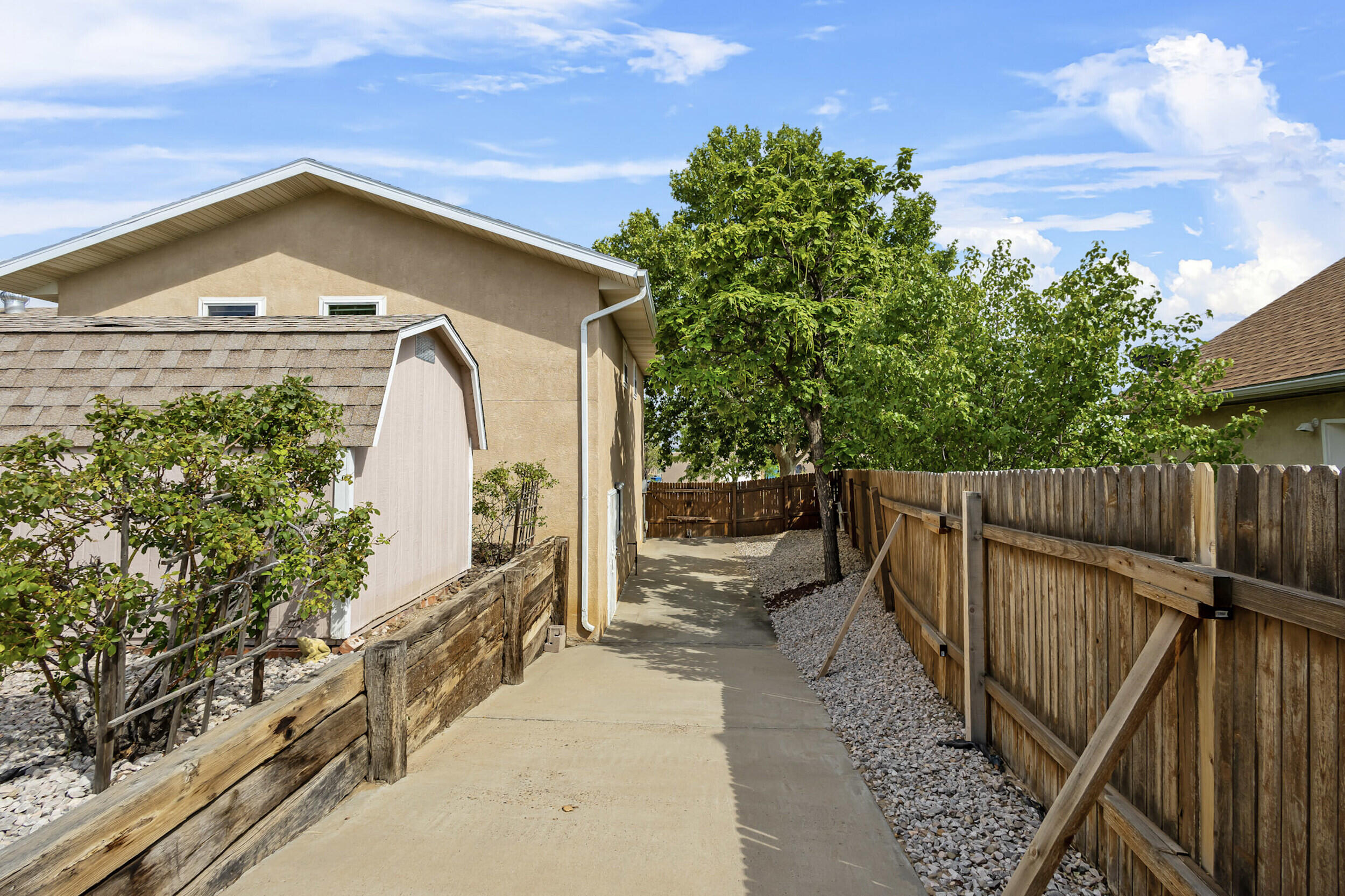 1084 Mesa Loop NW