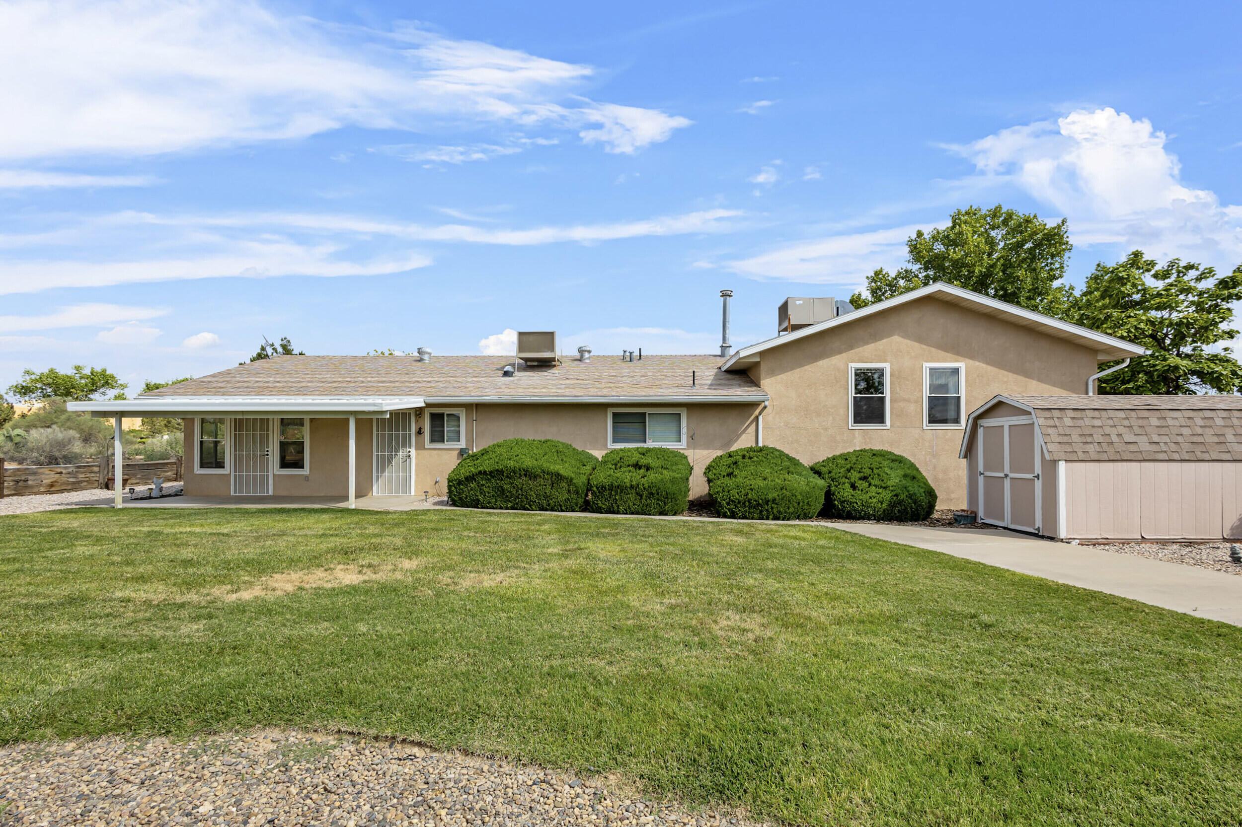 1084 Mesa Loop NW