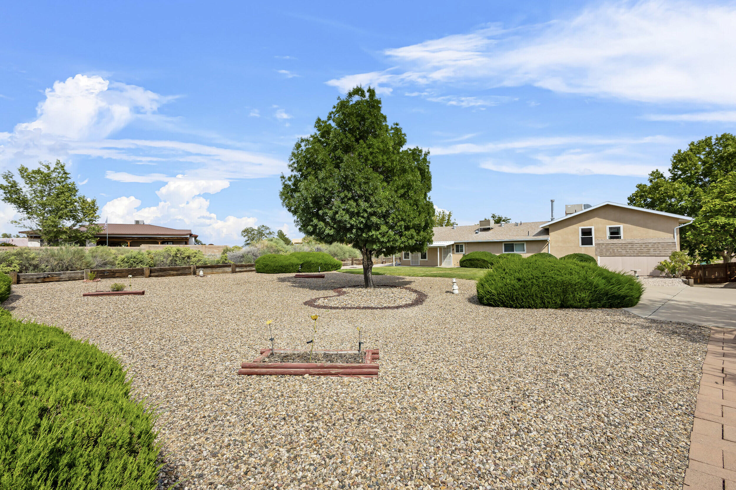 1084 Mesa Loop NW